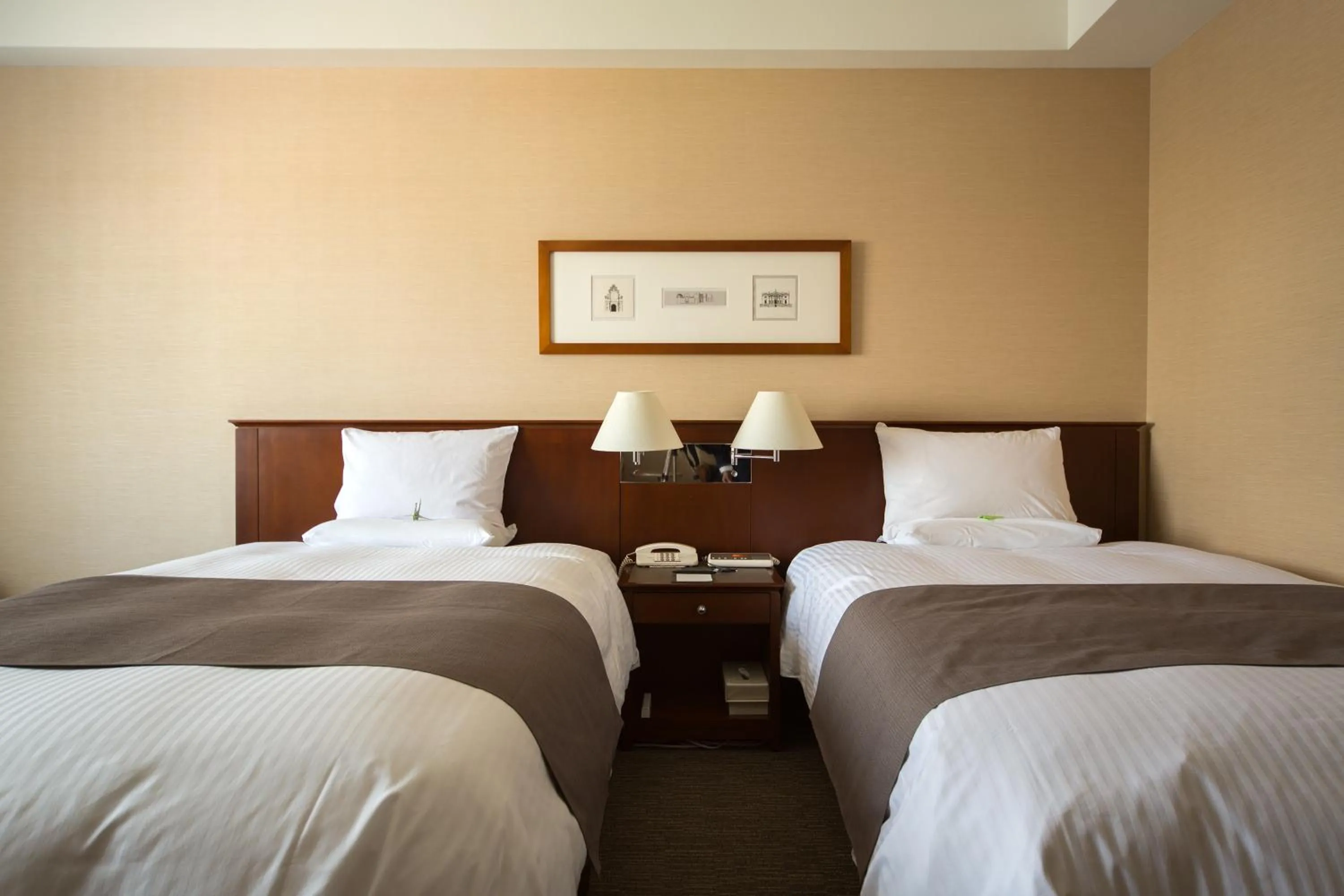 Bed in Rembrandt Hotel Ebina