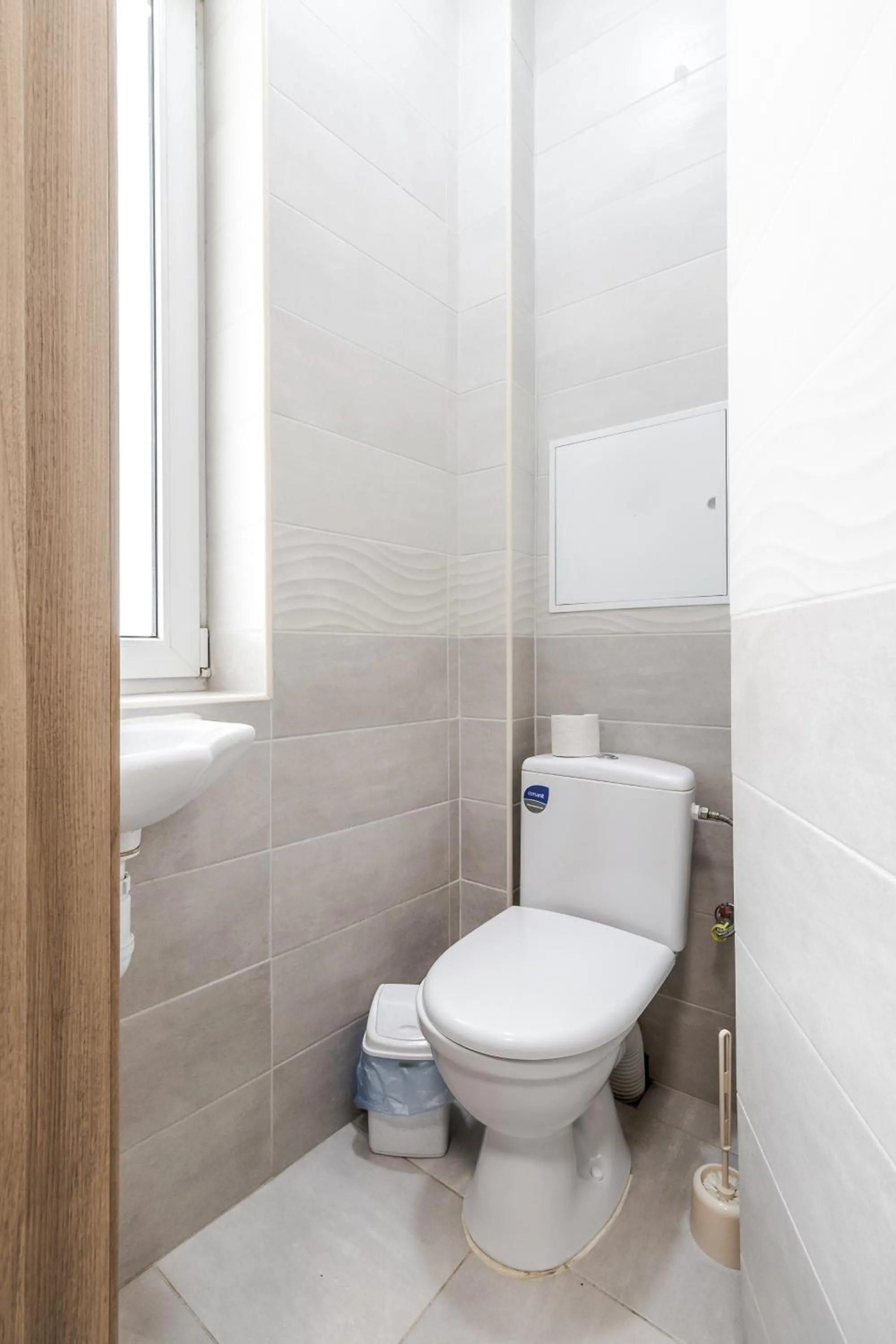 Toilet in Creamy apartment