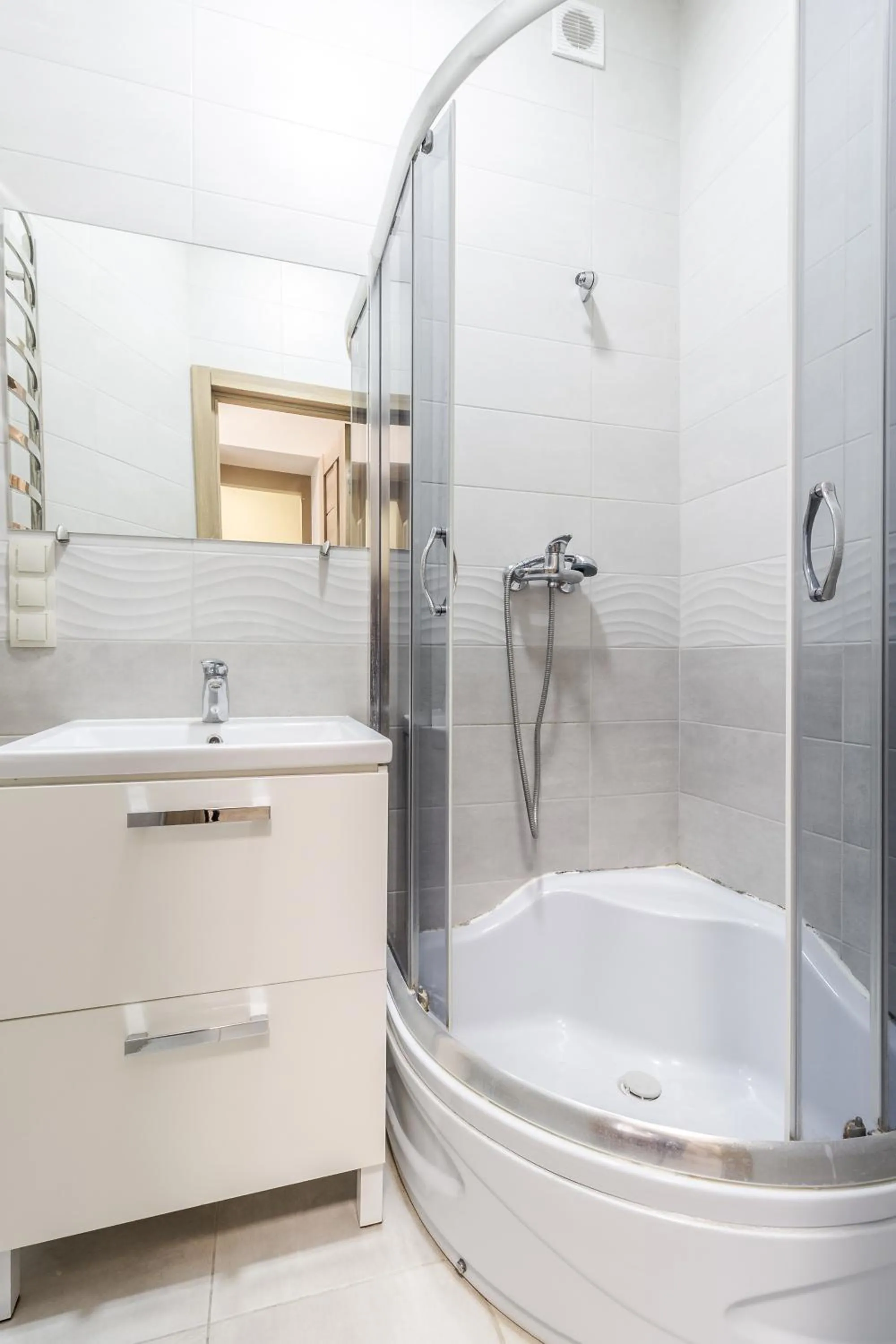 Bathroom in Creamy apartment