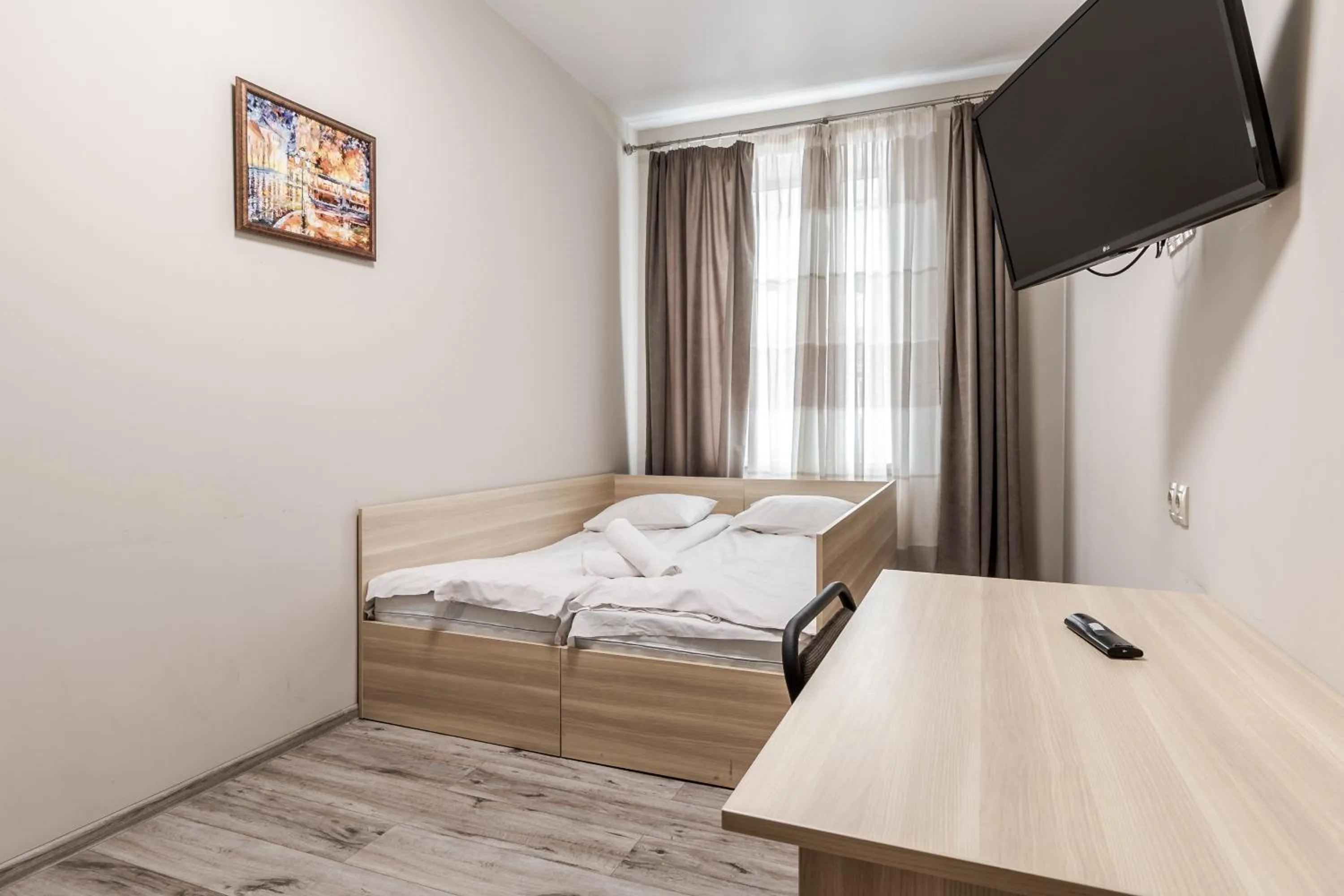 Bed in Creamy apartment