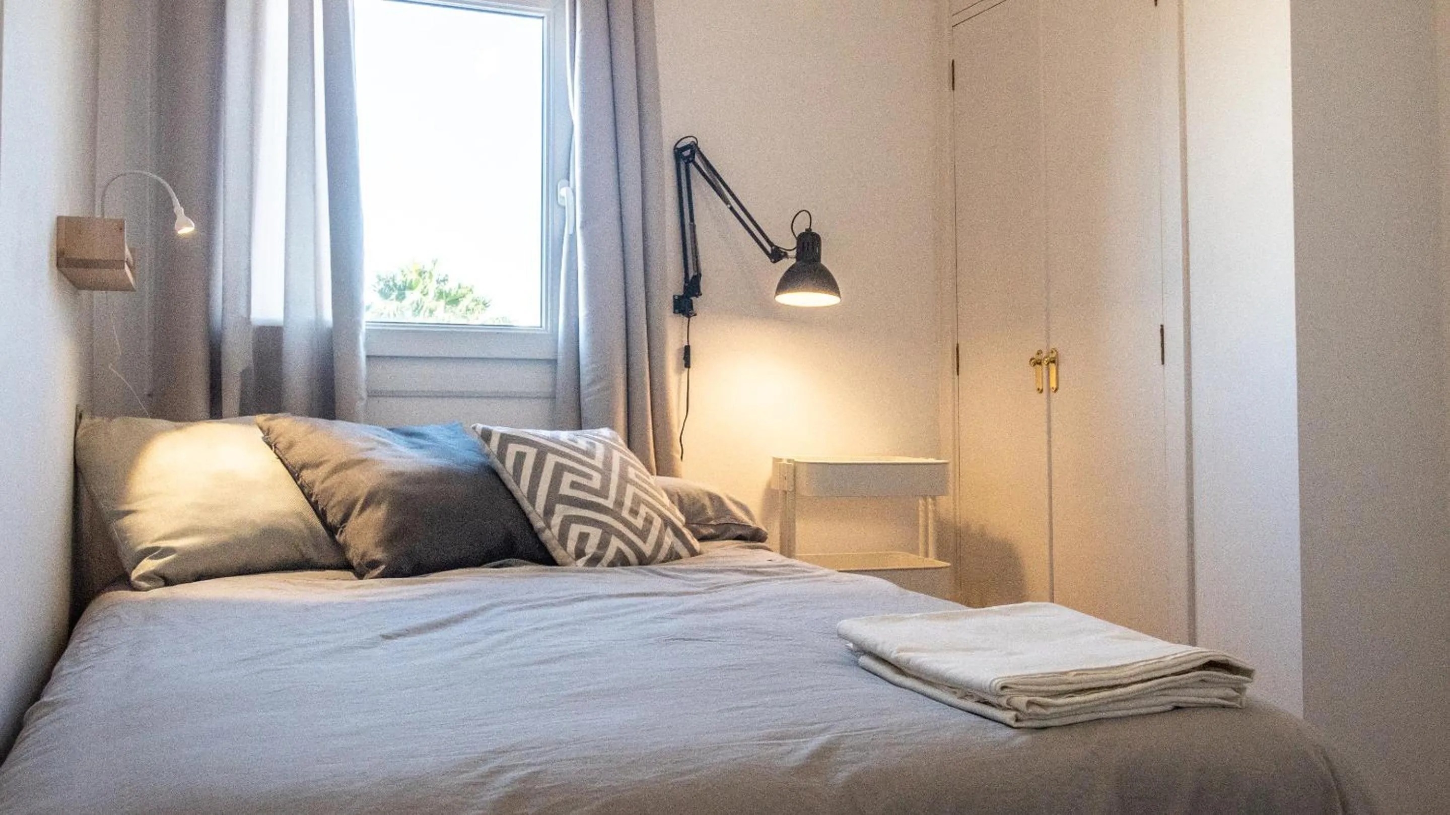 Bedroom, Bed in Apartamento Cadiz Paradiso