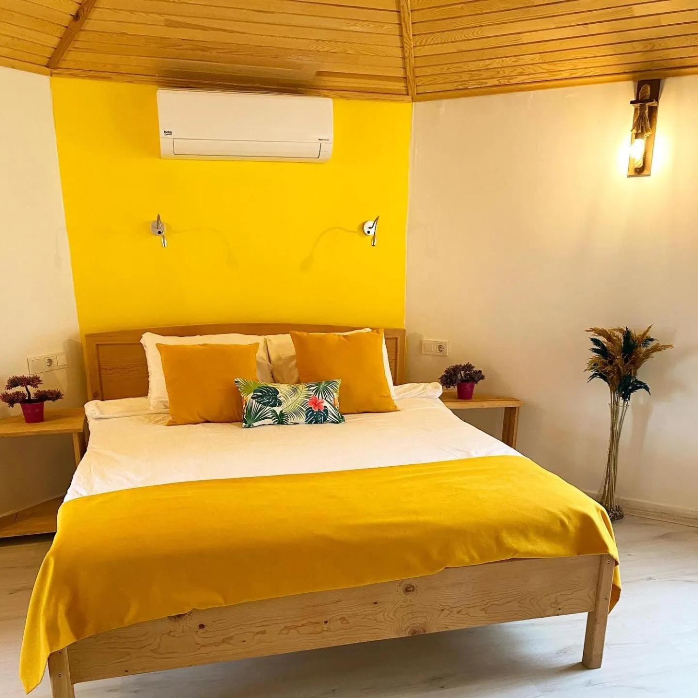 Bed in Kara Kedi Beach Bungalow