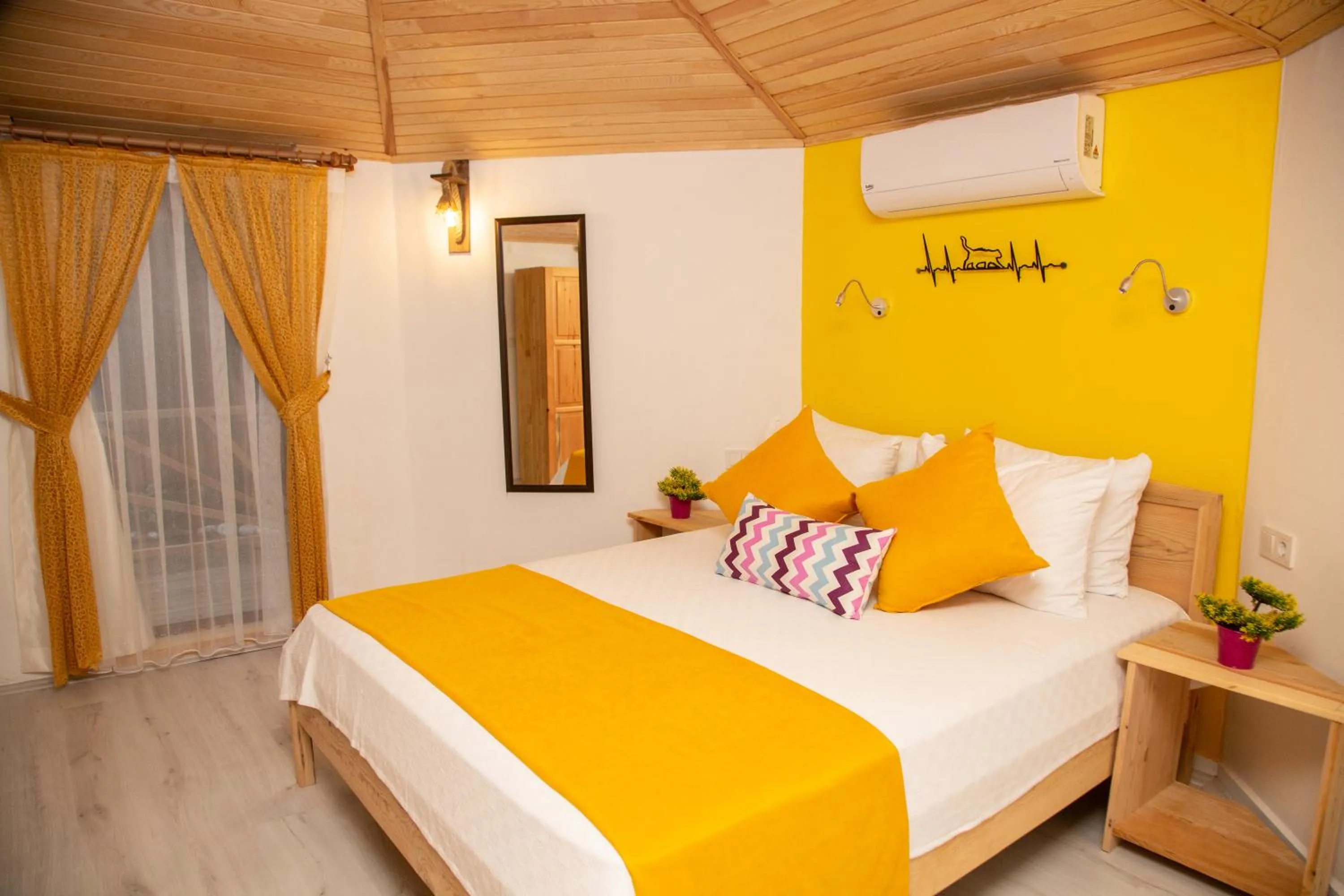 Decorative detail, Bed in Kara Kedi Beach Bungalow