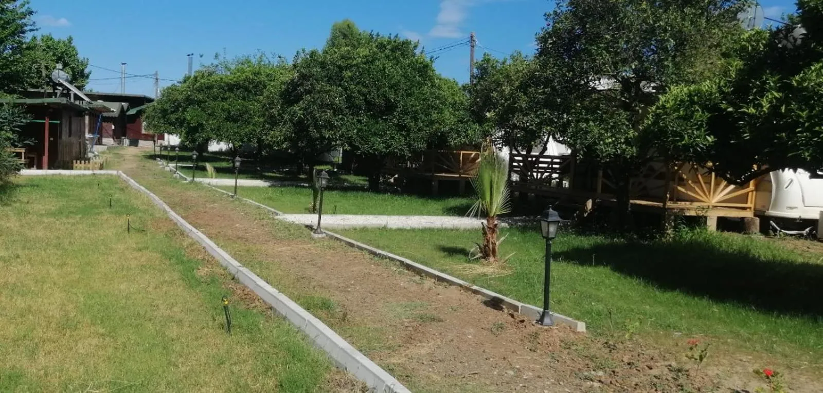 Garden view in Kara Kedi Beach Bungalow