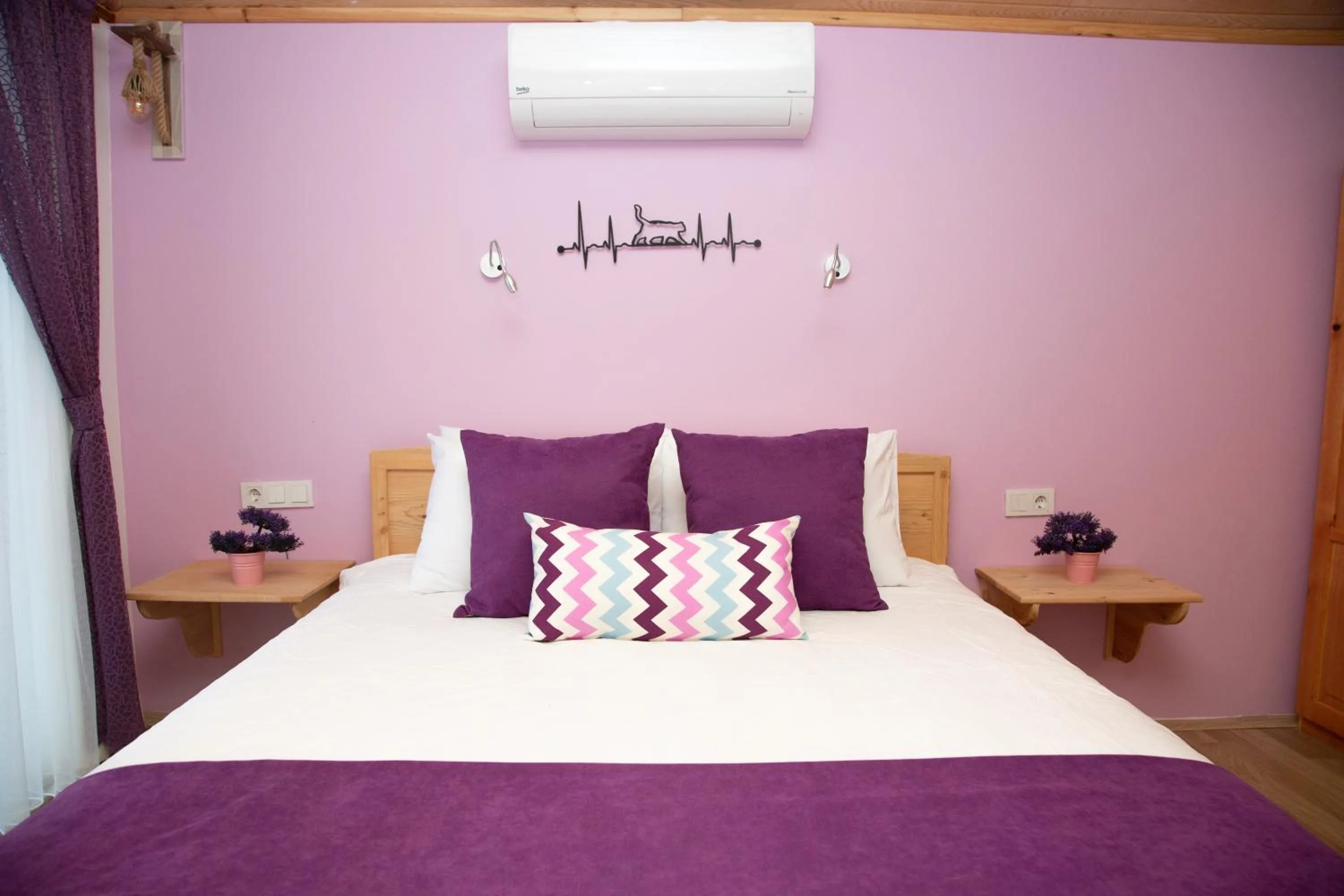 Decorative detail, Bed in Kara Kedi Beach Bungalow