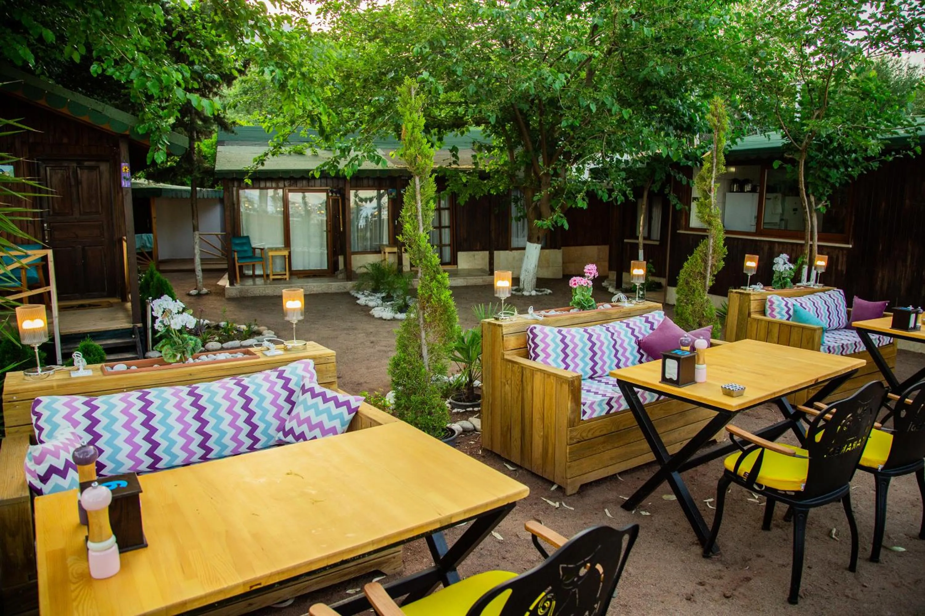 Restaurant/places to eat in Kara Kedi Beach Bungalow
