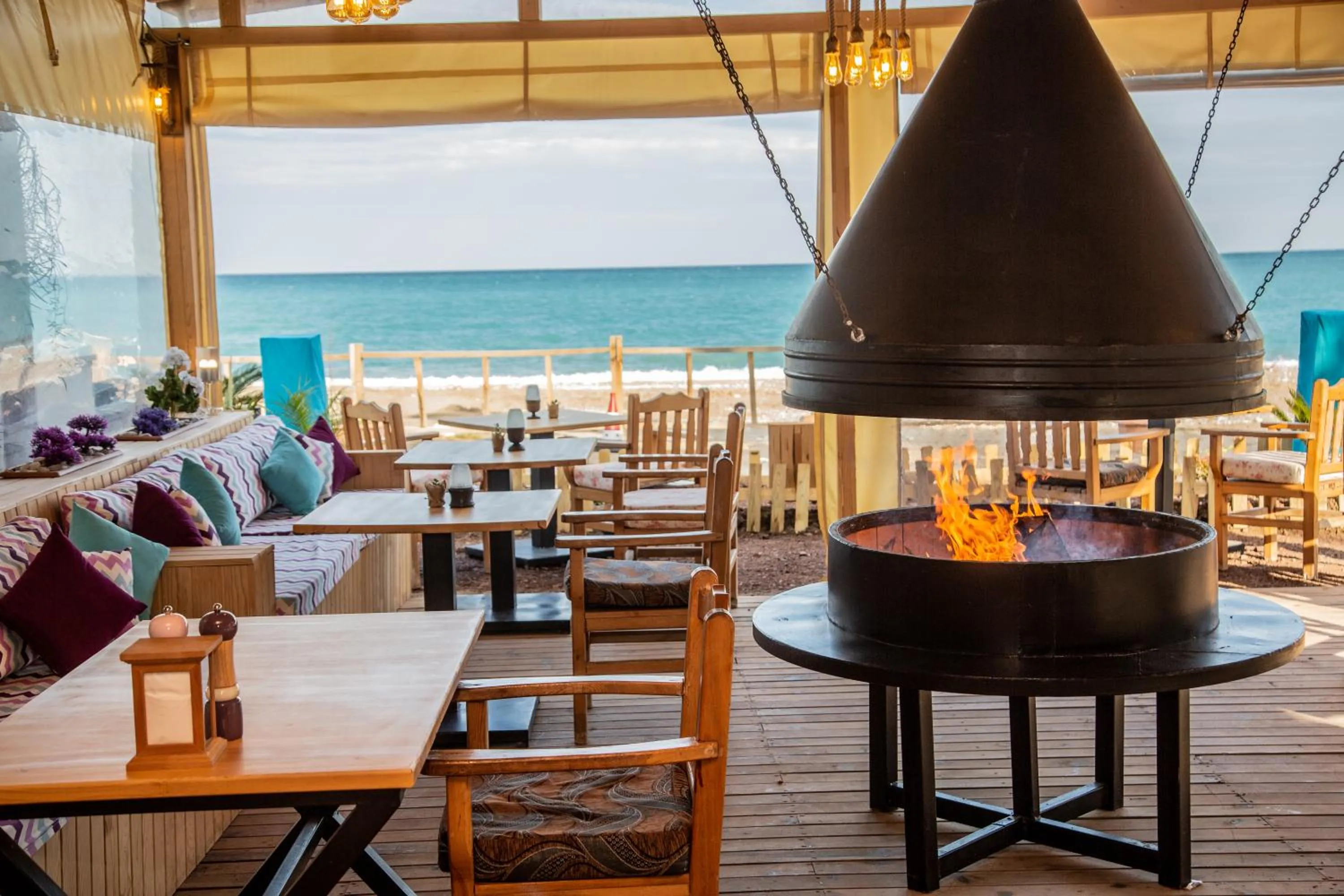 Restaurant/places to eat in Kara Kedi Beach Bungalow