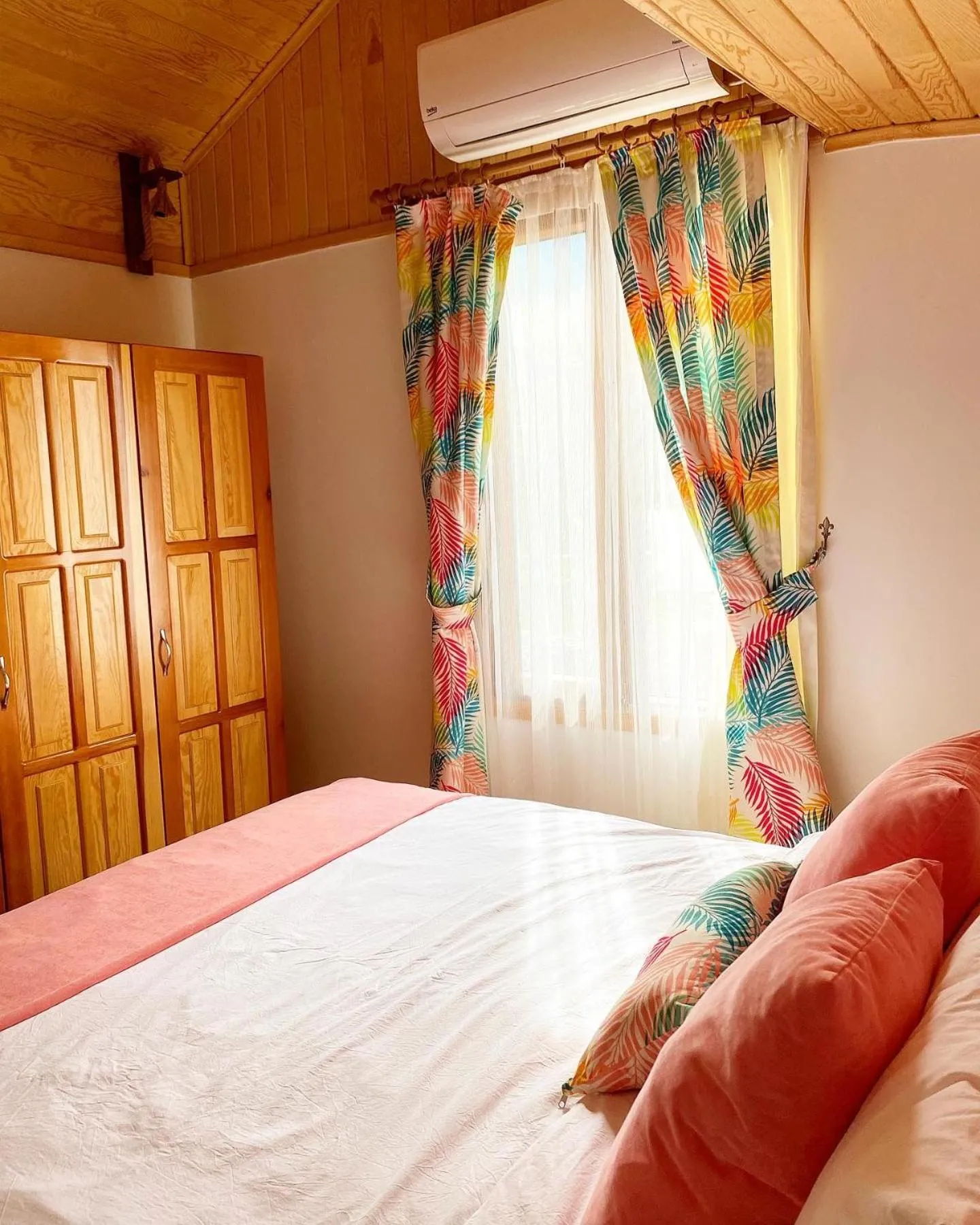 Bed in Kara Kedi Beach Bungalow