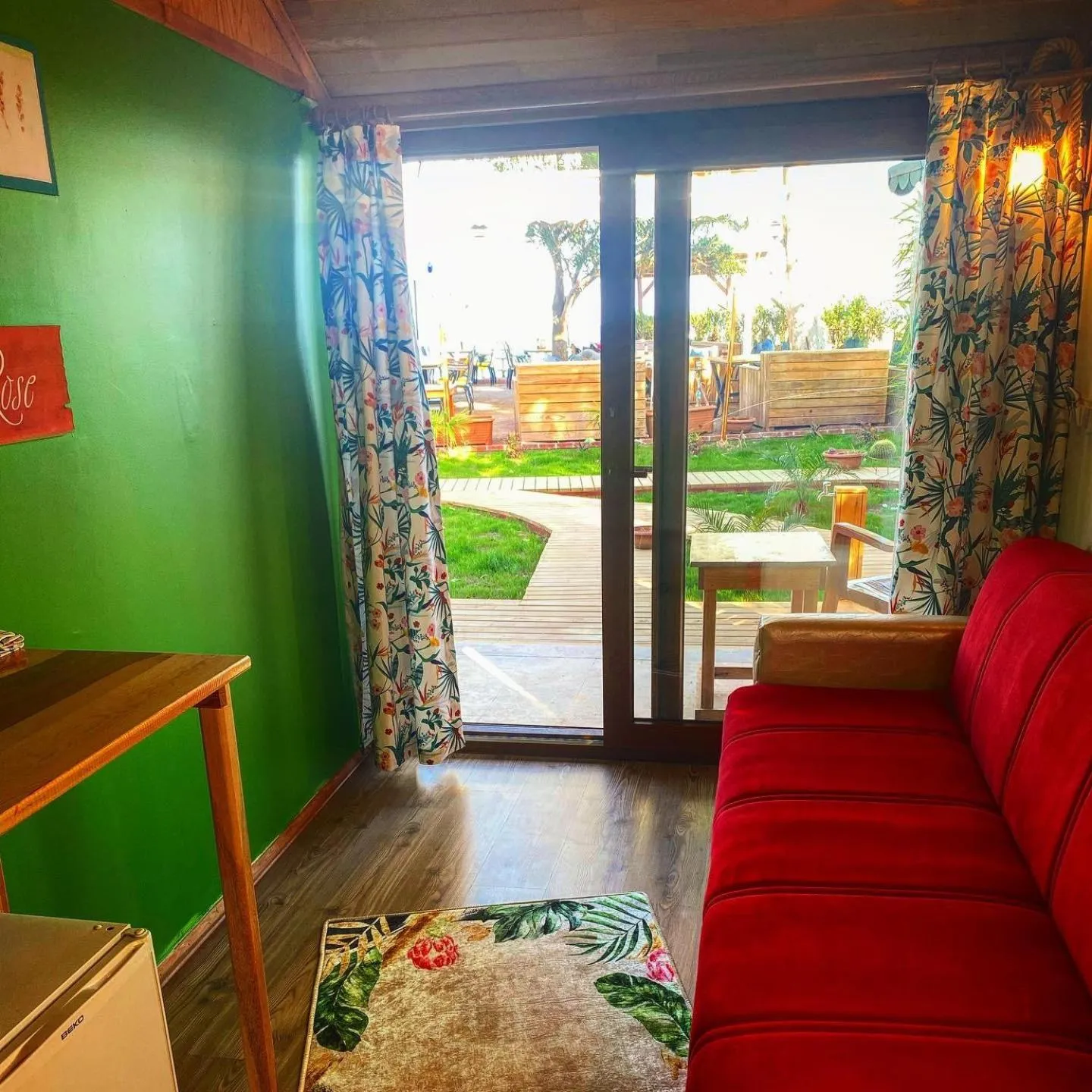 Seating area in Kara Kedi Beach Bungalow