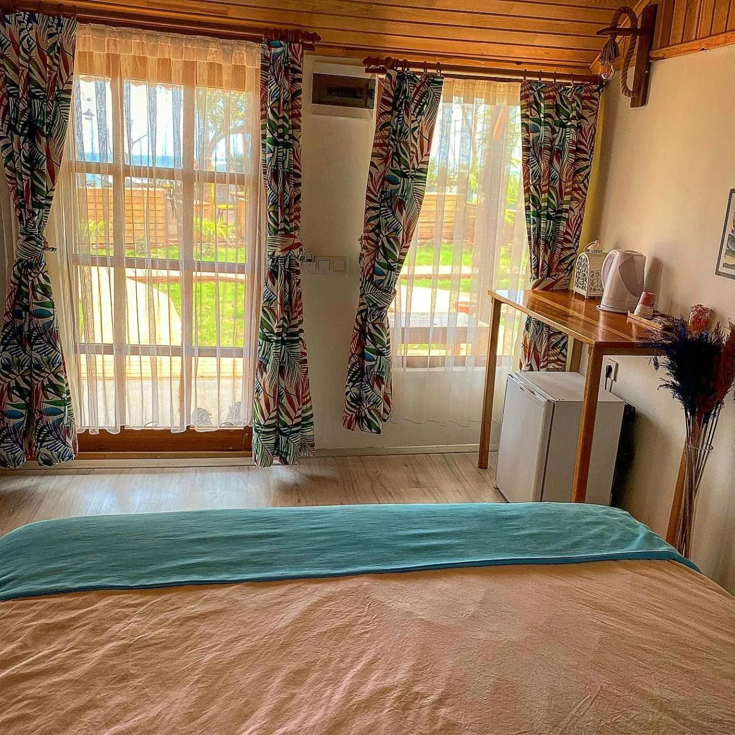 Photo of the whole room, Bed in Kara Kedi Beach Bungalow