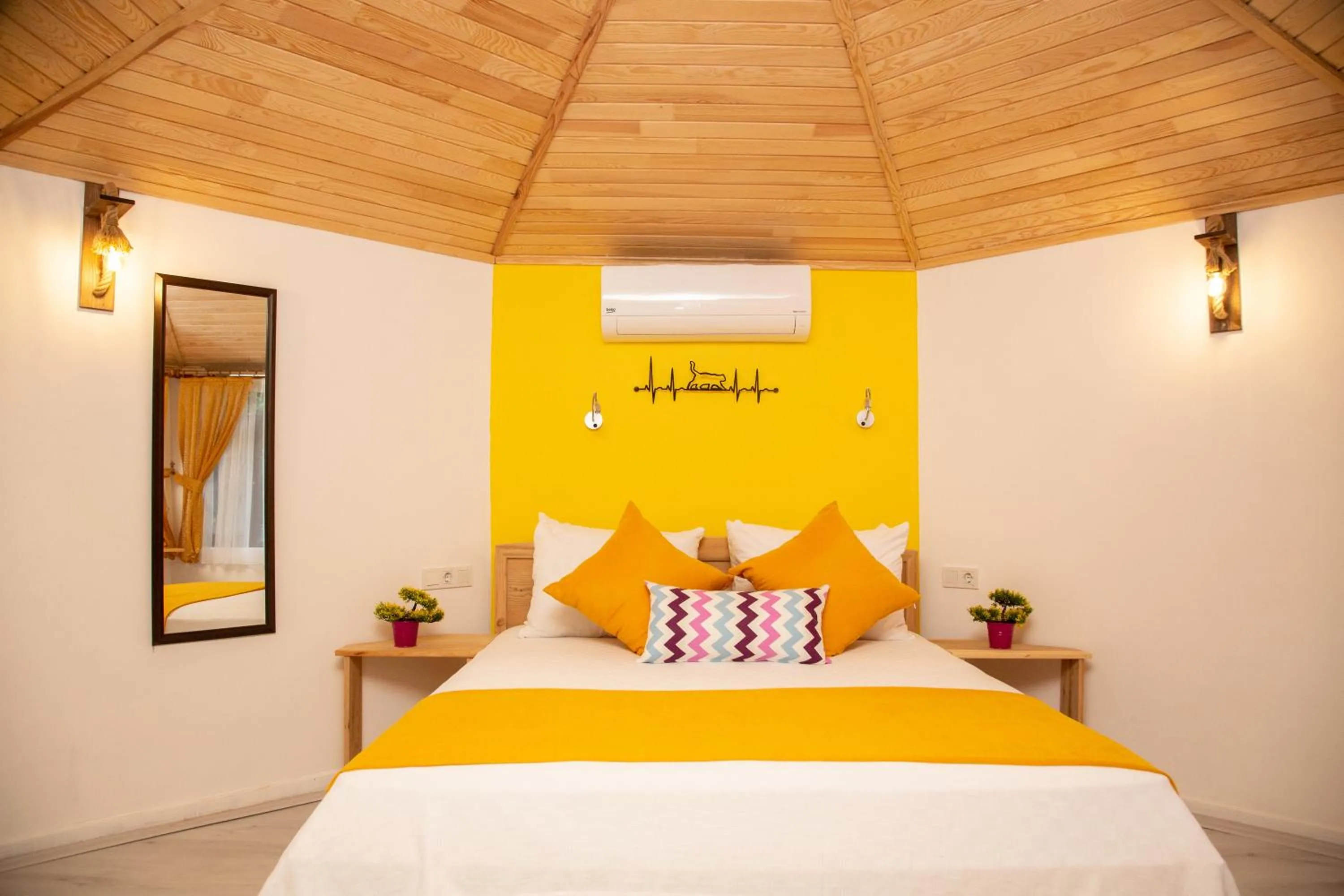 Bed in Kara Kedi Beach Bungalow