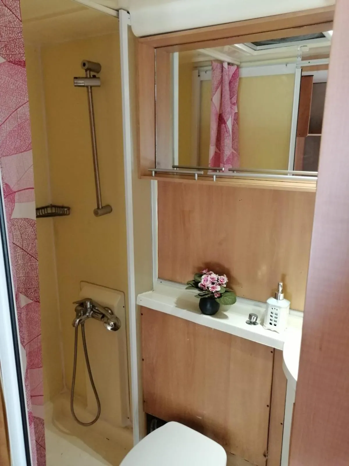 Bathroom in Kara Kedi Beach Bungalow