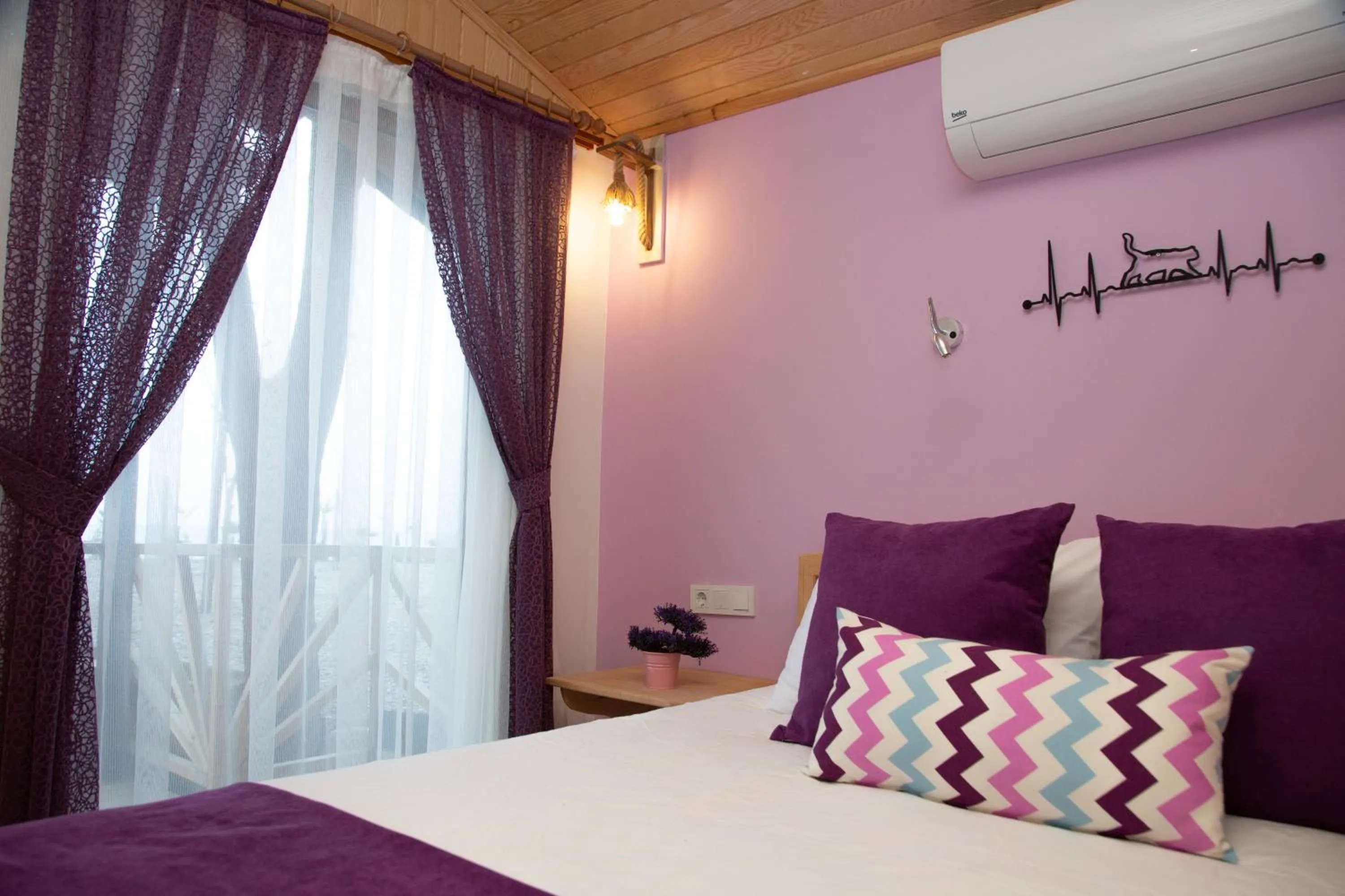 Decorative detail, Bed in Kara Kedi Beach Bungalow