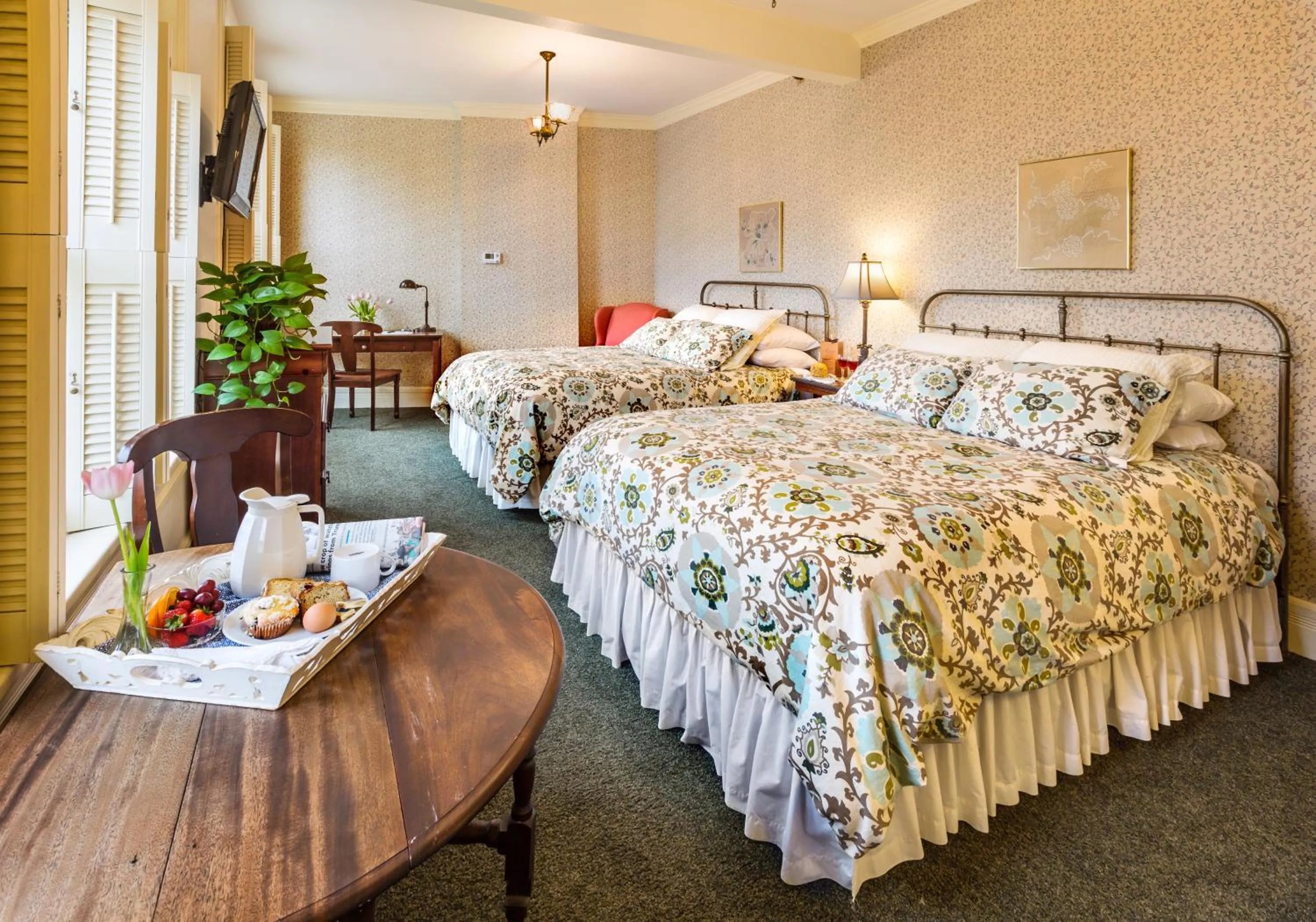 Bed in Washington House Inn