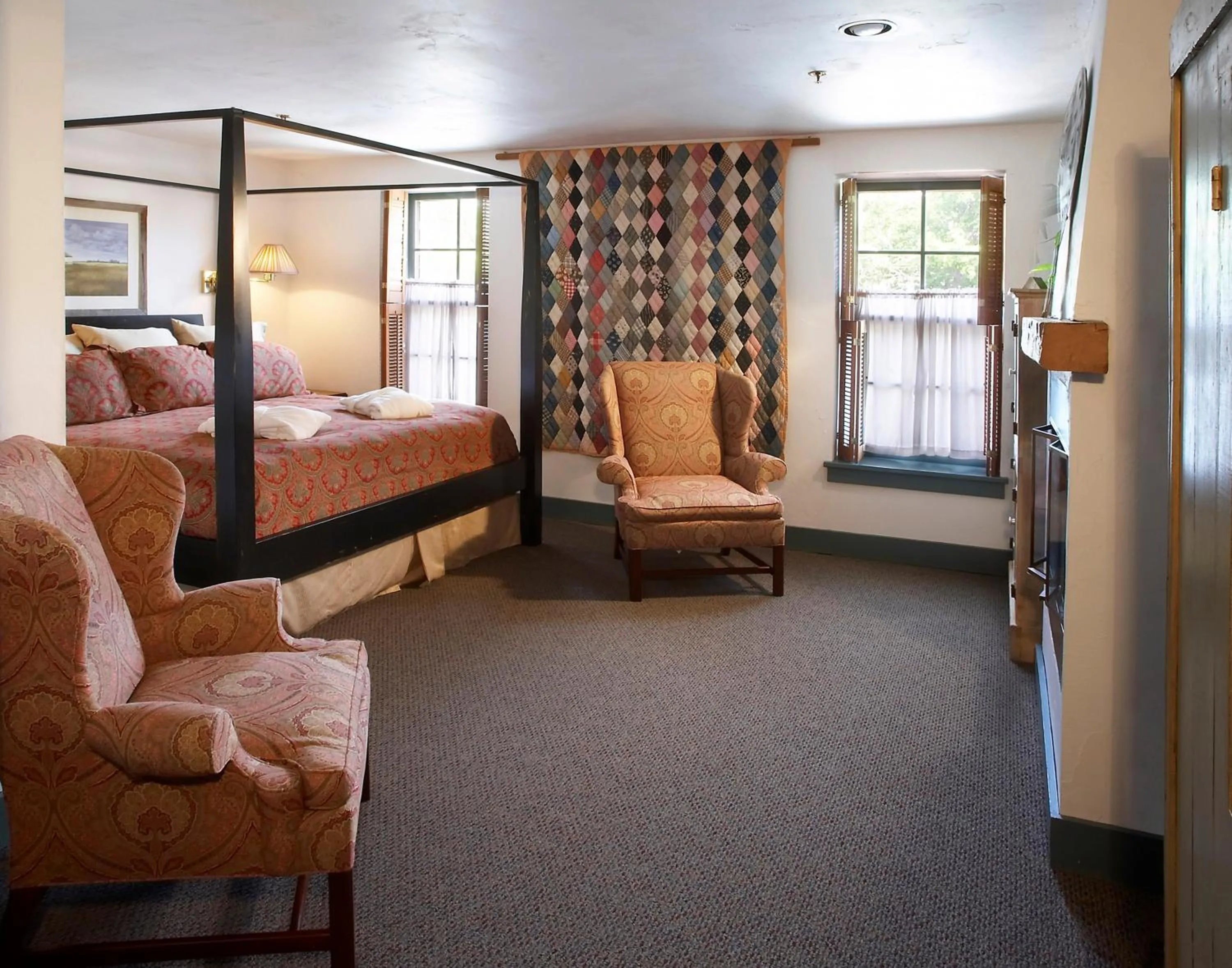 Bed in Washington House Inn