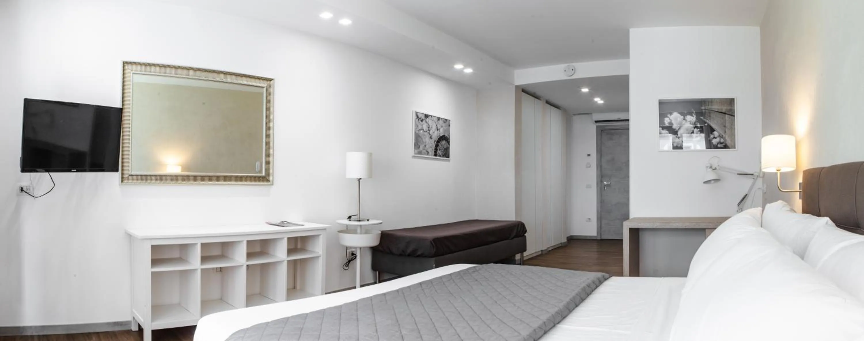 Bed in Prestige Rooms Chiaia Hotel