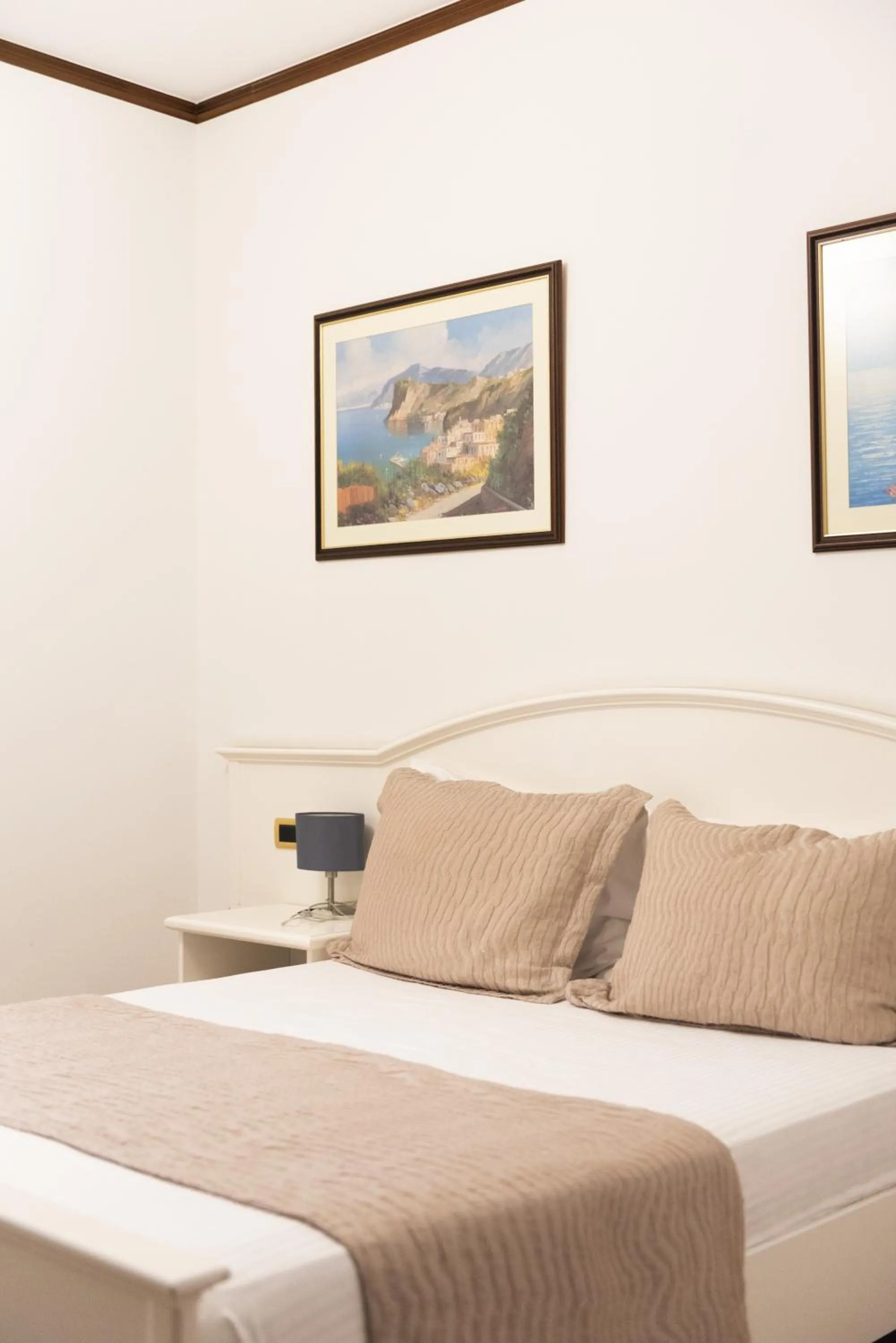 Photo of the whole room, Bed in Iliria Internacional Hotel