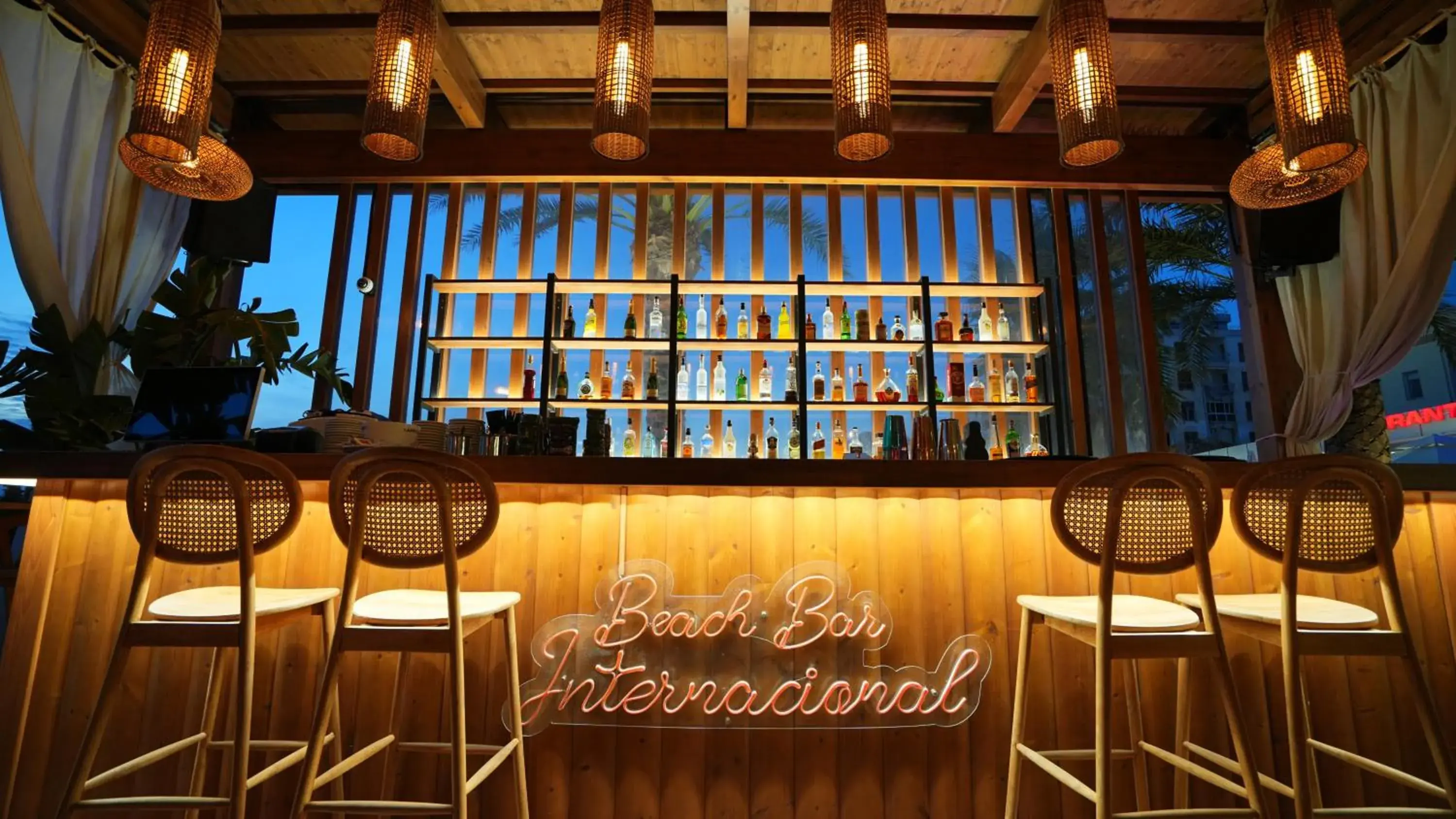 Lounge or bar in Iliria Internacional Hotel Lounge or bar in Iliria Internacional Hotel