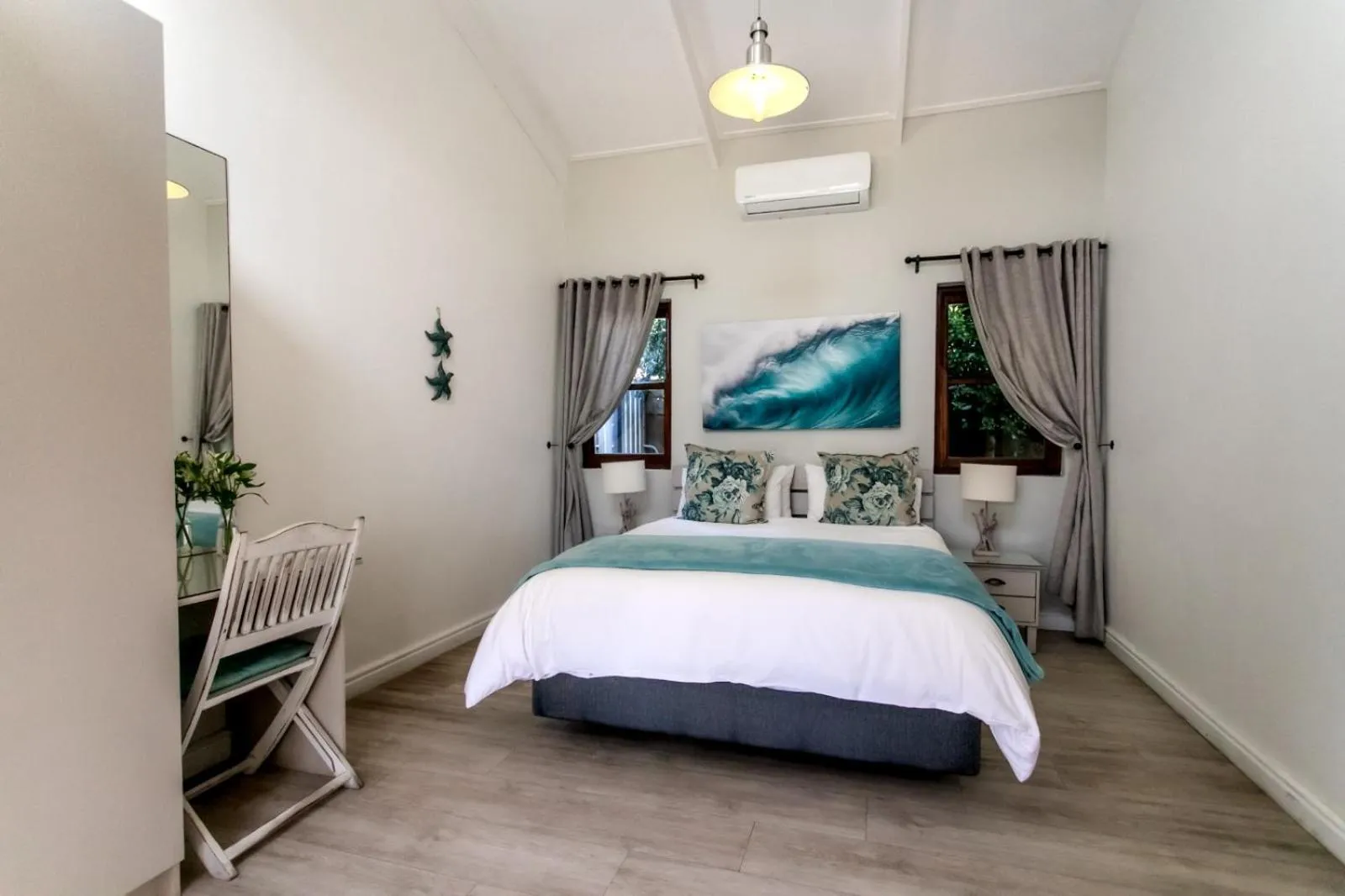 Bed in Sixteen Guesthouse on Main