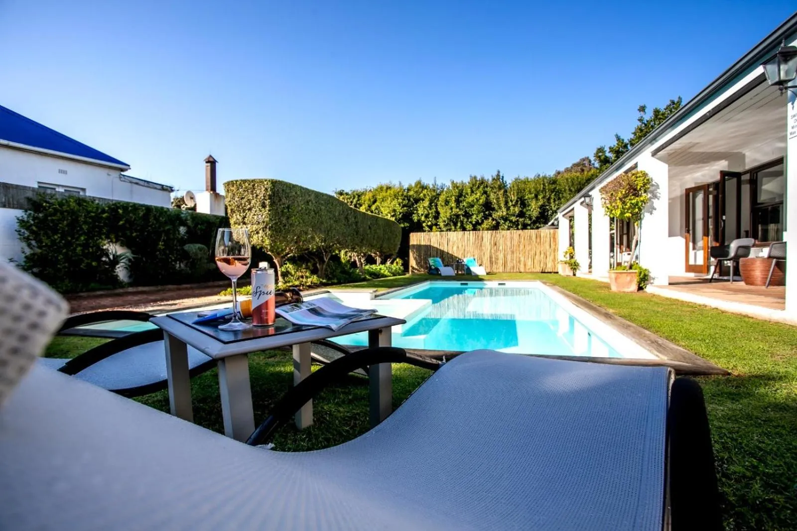 Sixteen Guesthouse on Main