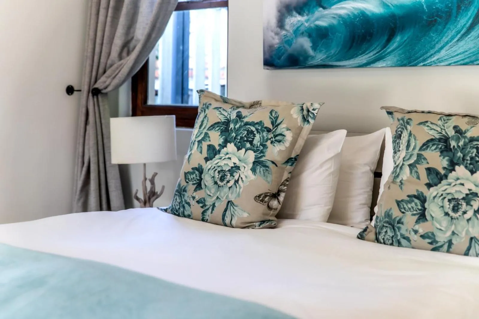 Bed in Sixteen Guesthouse on Main