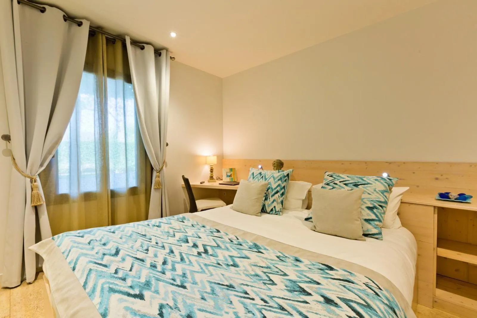 Bed in Hôtel Auberge de Chavannes