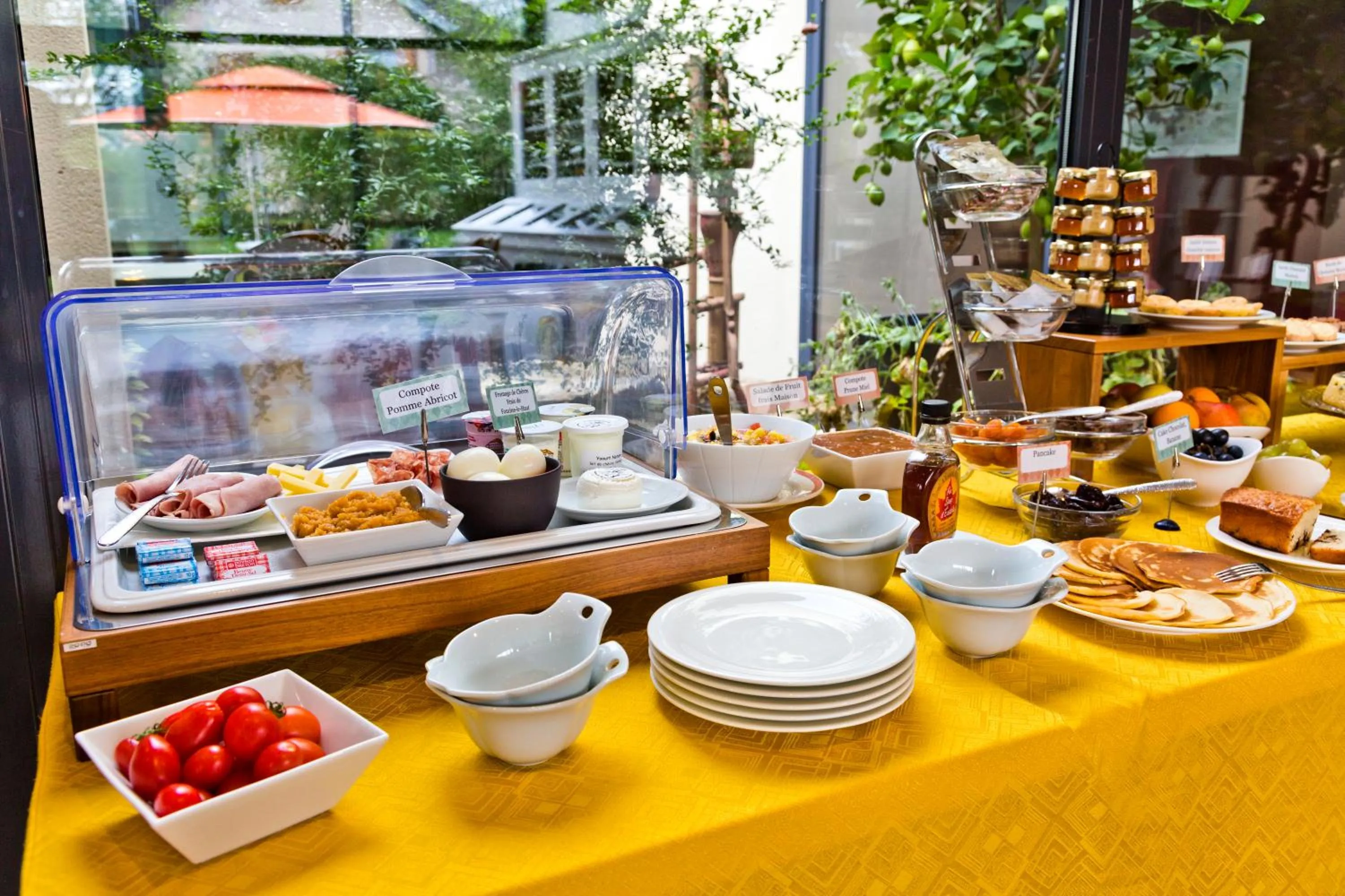 Breakfast in Hôtel Auberge de Chavannes