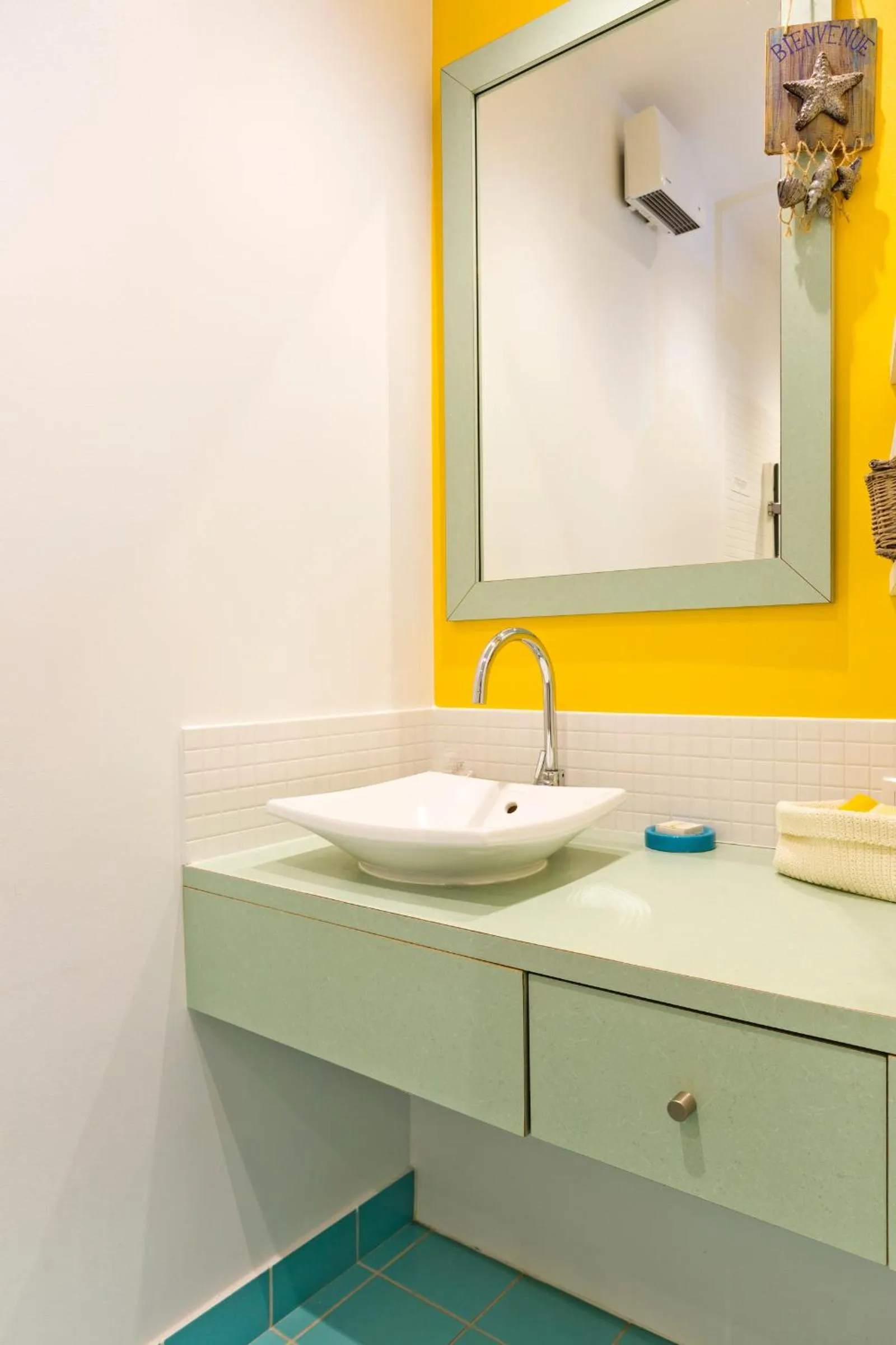 Bathroom in Hôtel Auberge de Chavannes