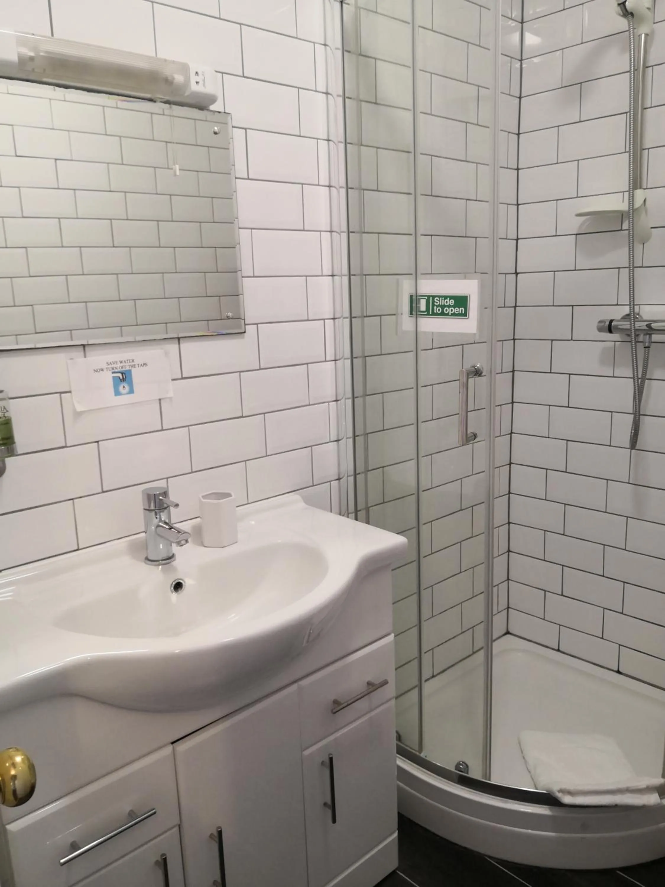 Bathroom in Ashgrove House