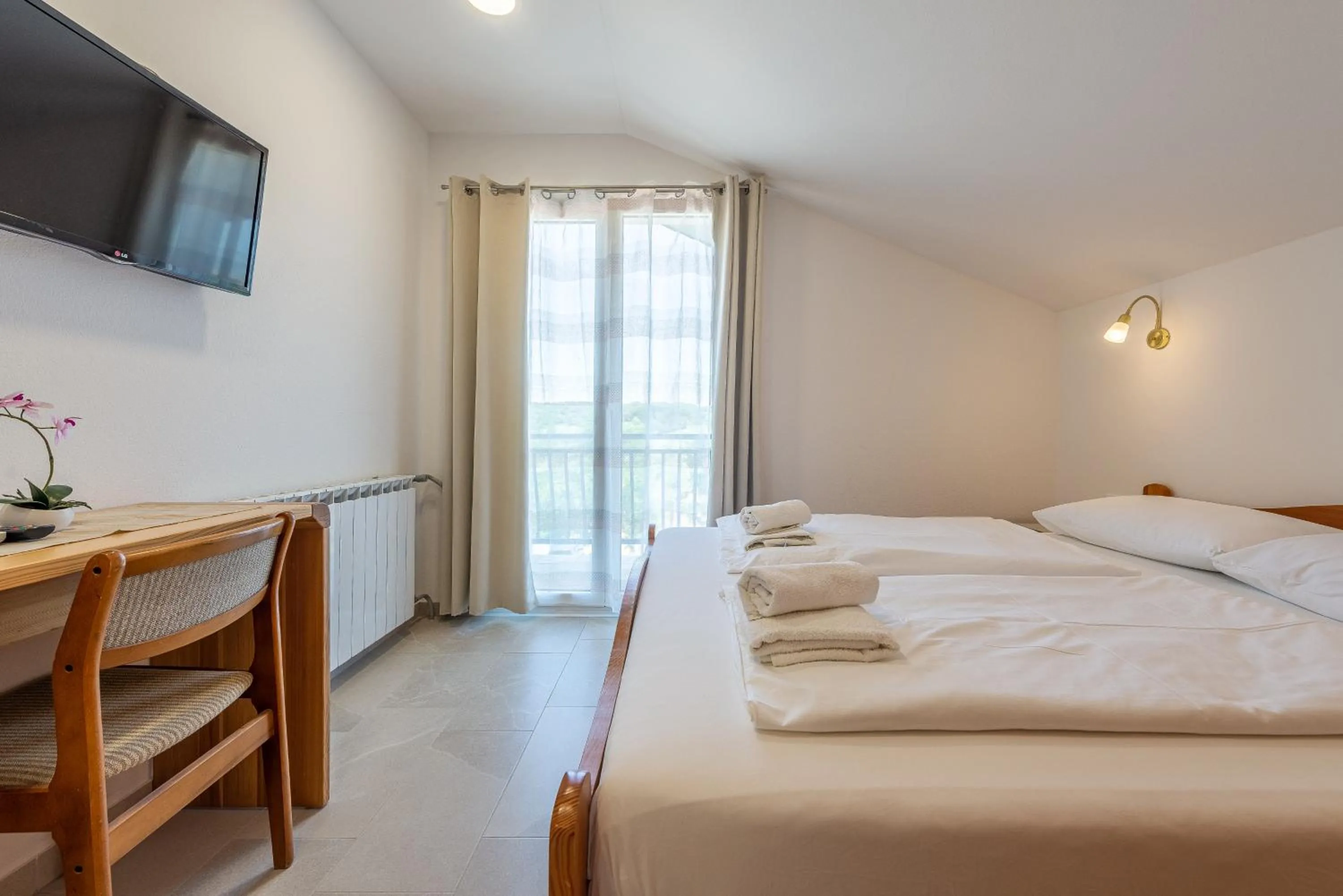 Bed in Bed & Breakfast Maki