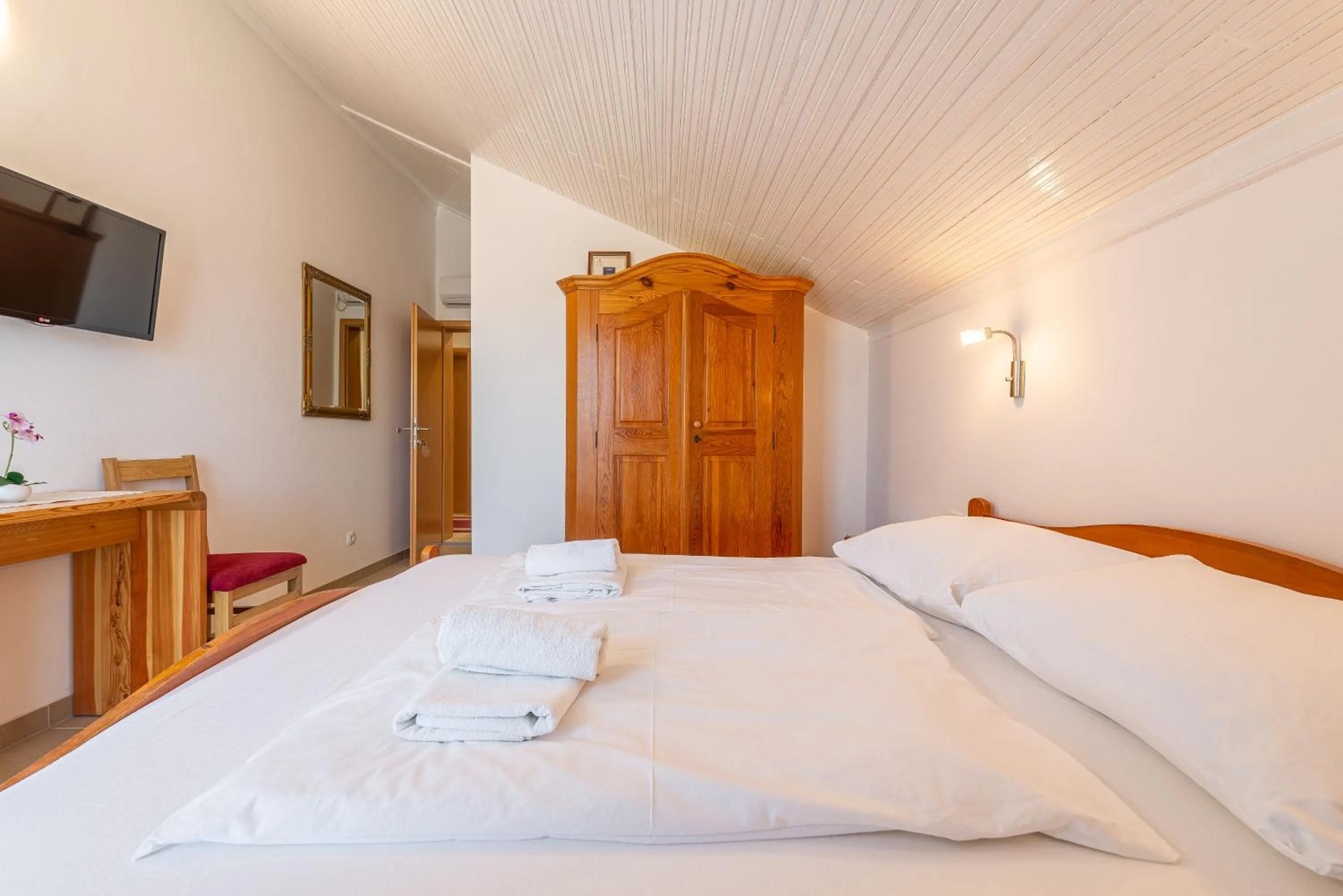 Bedroom, Bed in Bed & Breakfast Maki