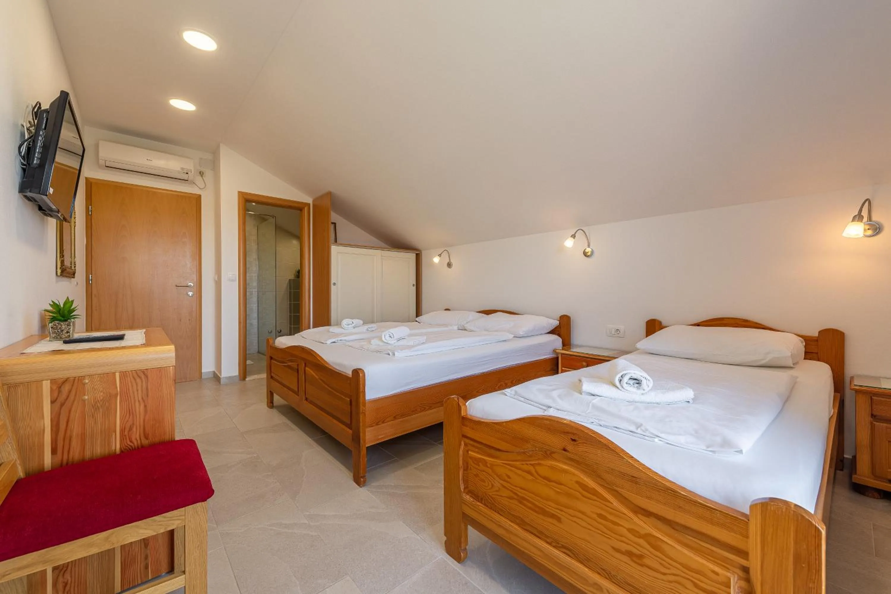 Bedroom, Bed in Bed & Breakfast Maki