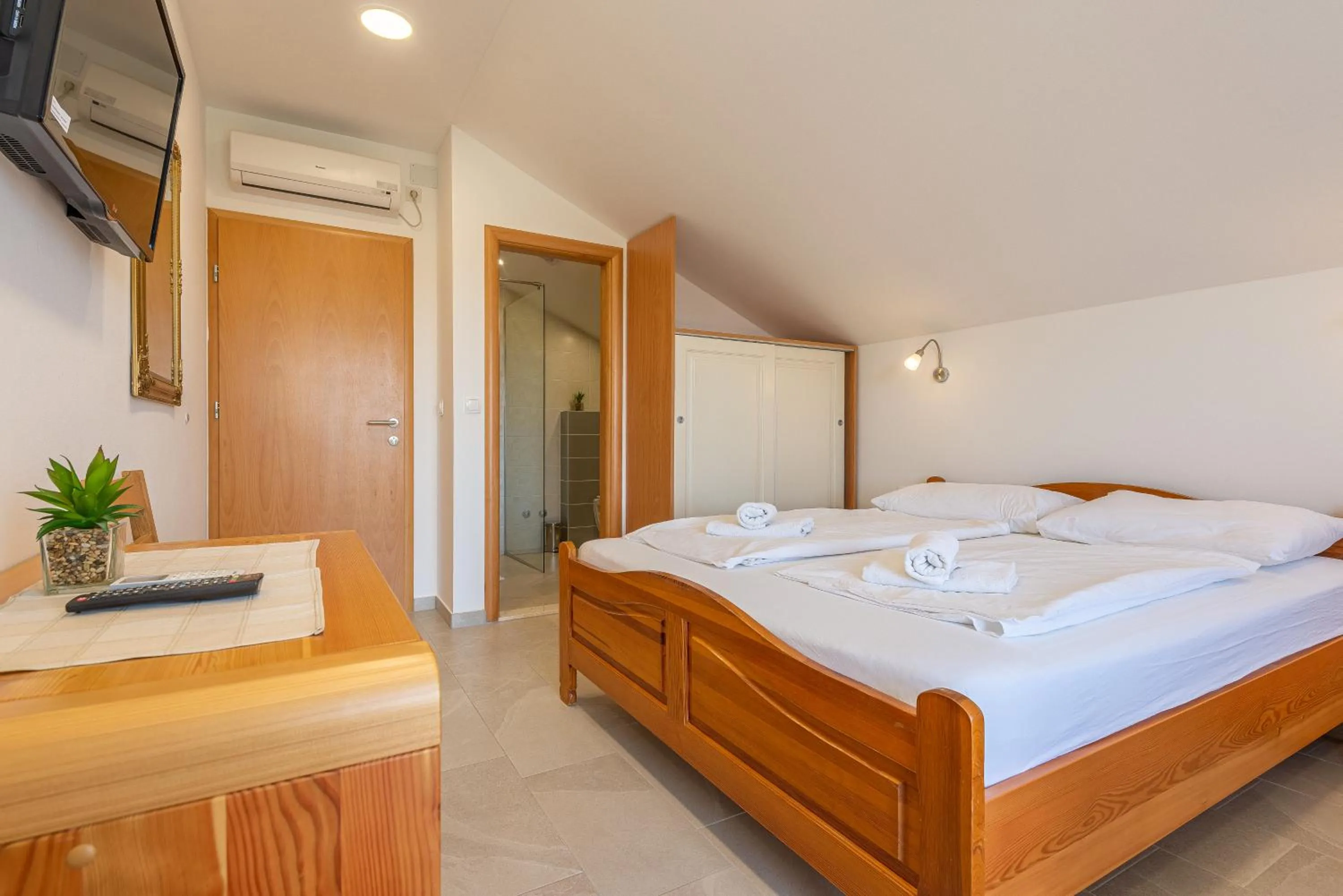 Bedroom, Bed in Bed & Breakfast Maki