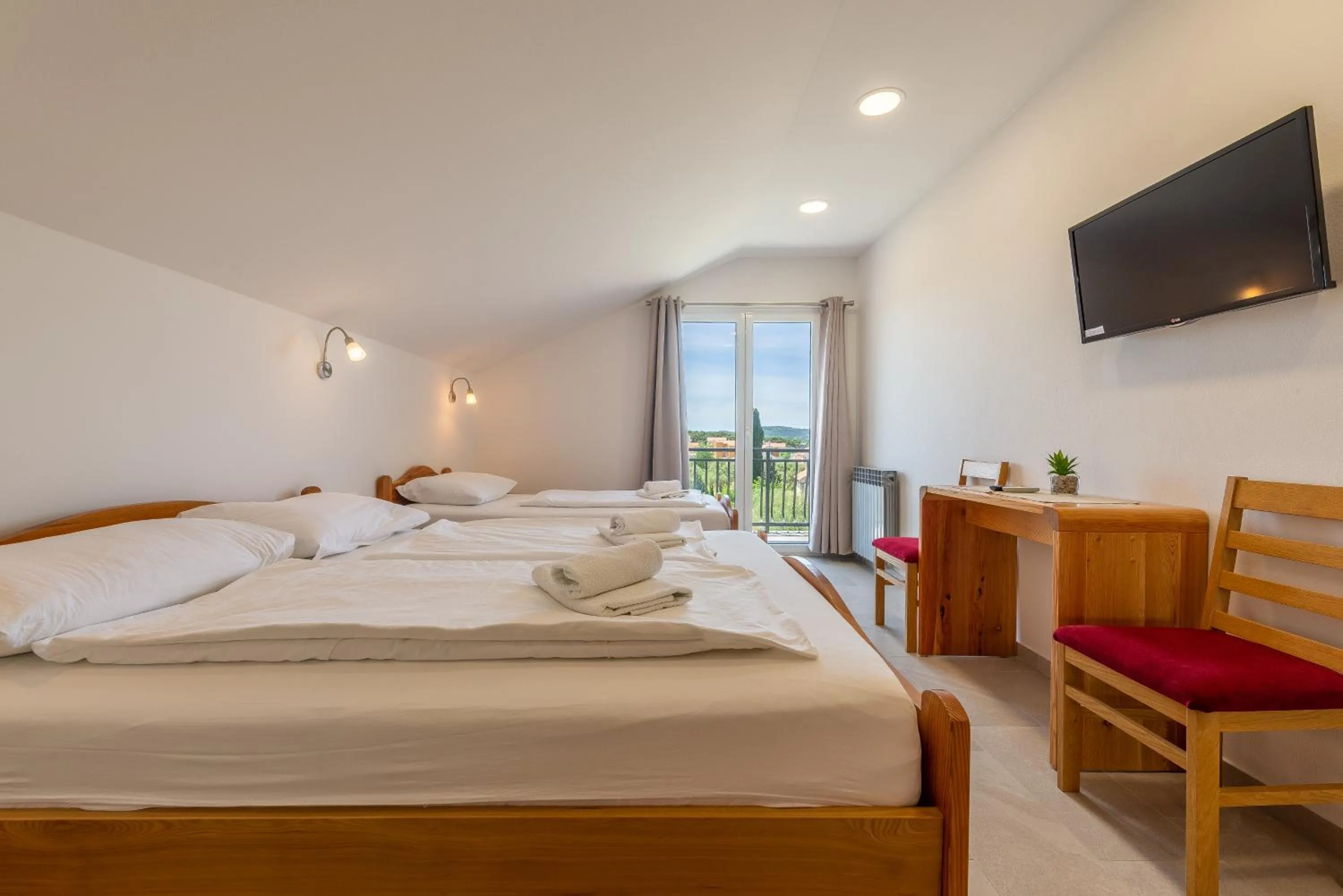 View (from property/room), Bed in Bed & Breakfast Maki