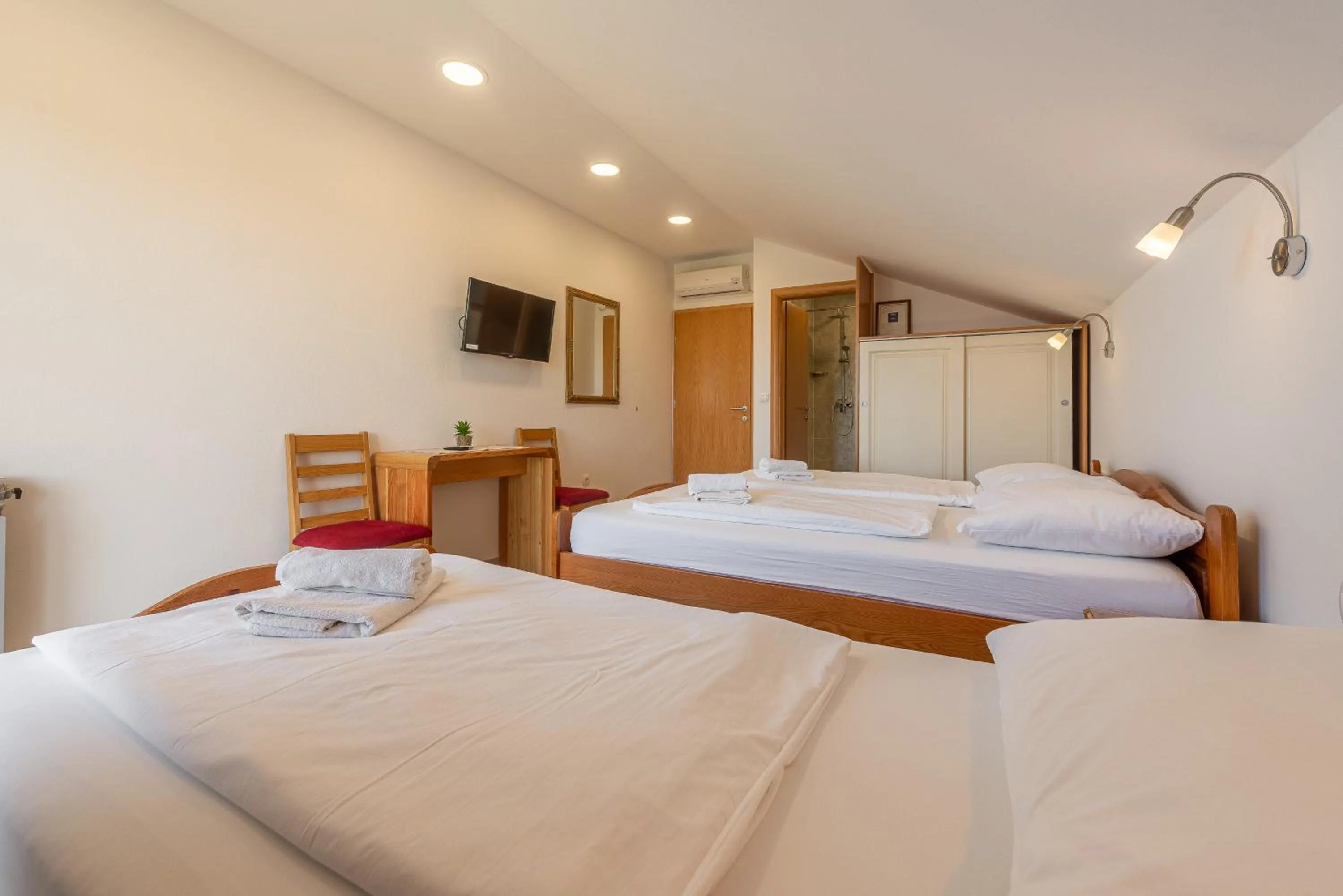 Bed in Bed & Breakfast Maki