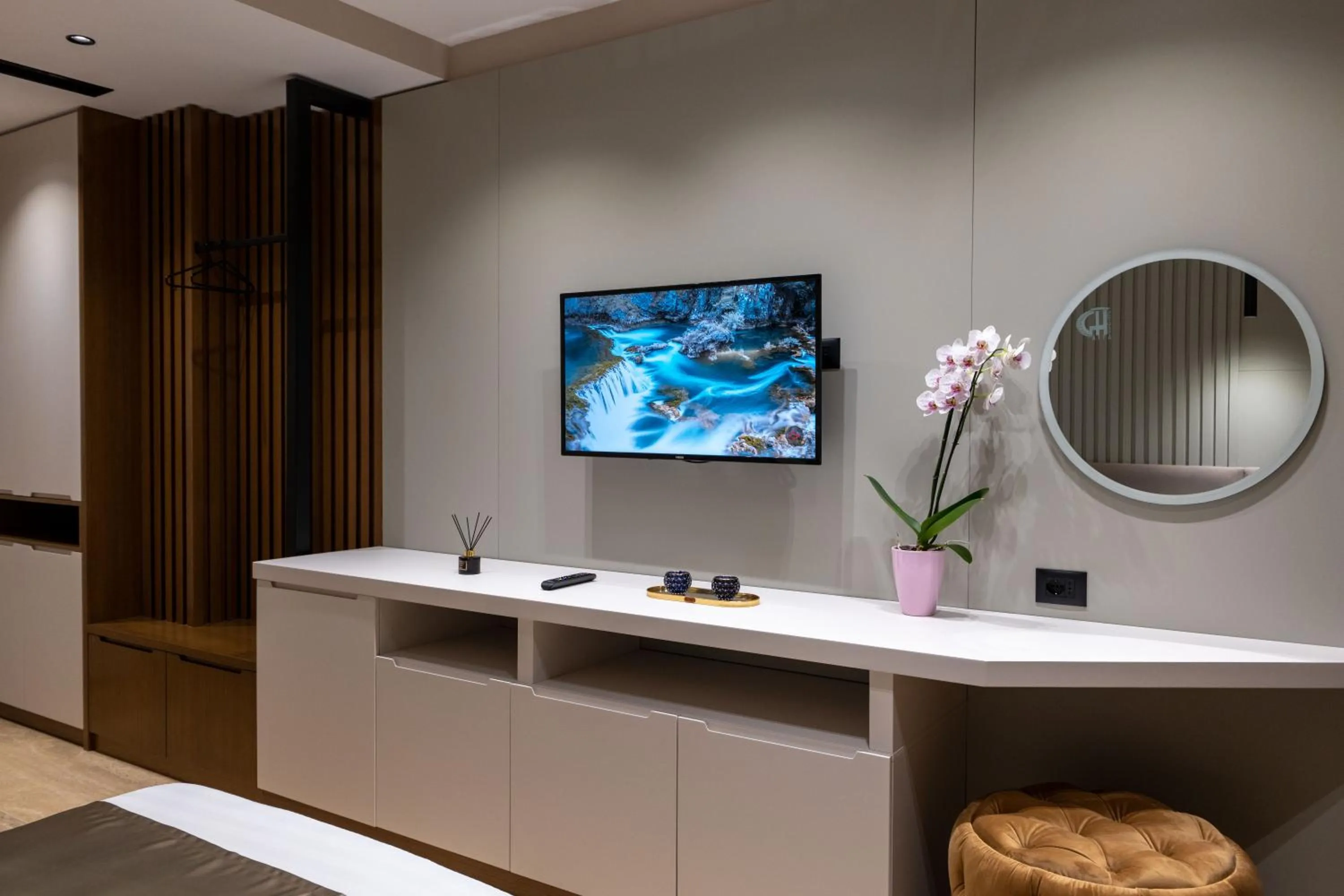 TV and multimedia in Grand Hotel Aita