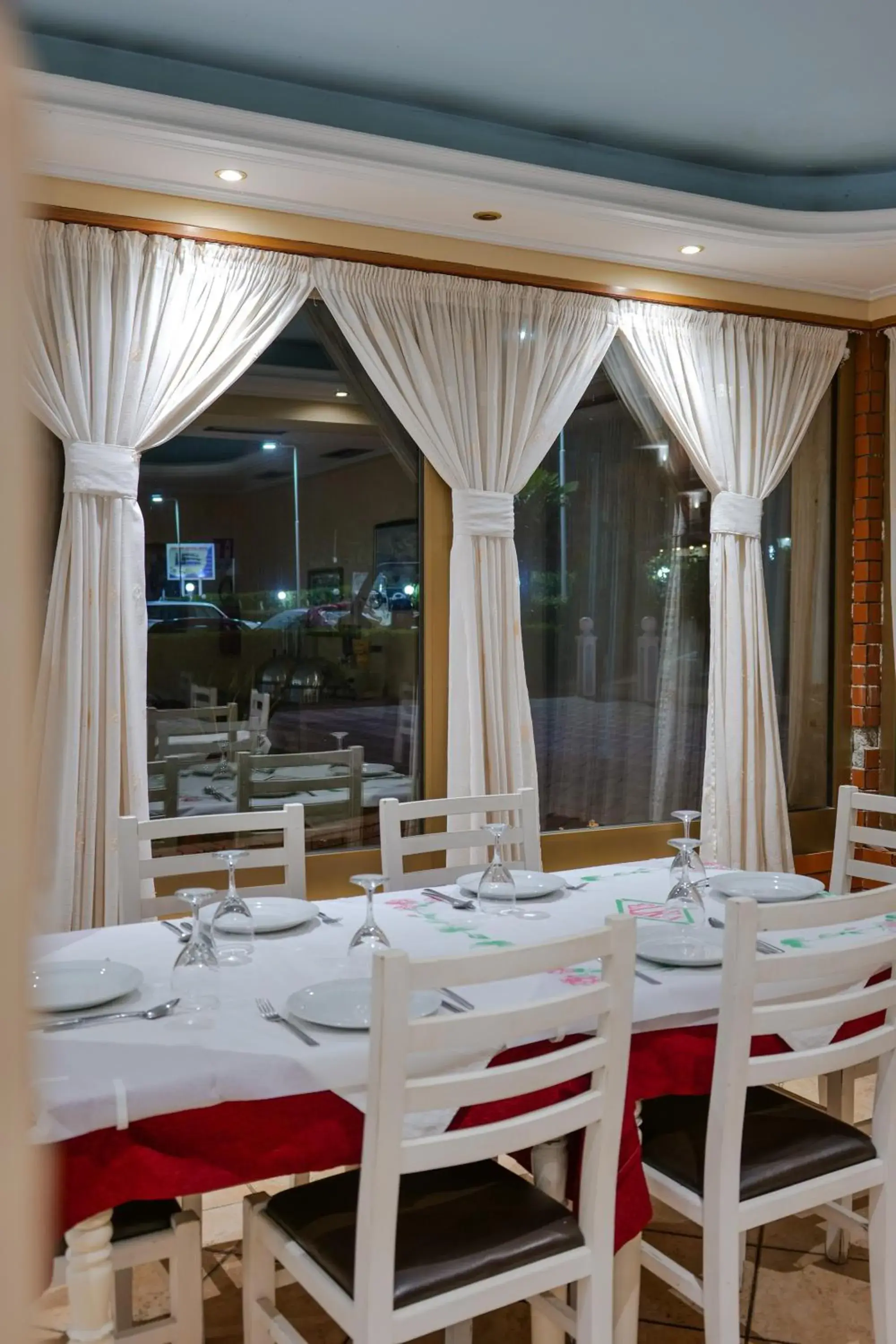 Restaurant/places to eat in Grand Hotel Aita Restaurant/places to eat in Grand Hotel Aita