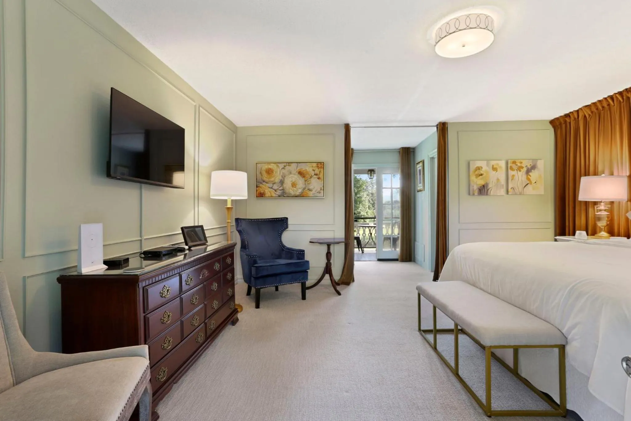 Bed in Greenwood Plantation B&B Inn