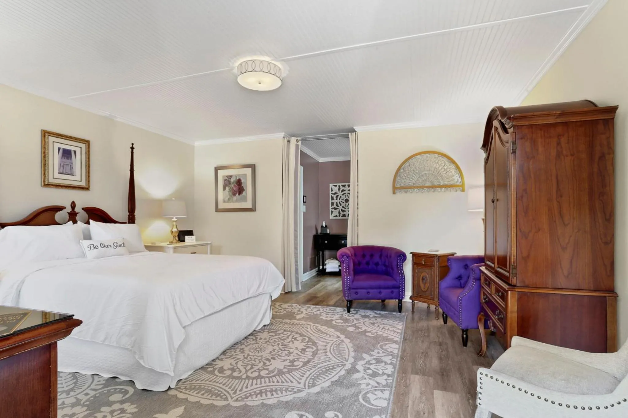 Bed in Greenwood Plantation B&B Inn