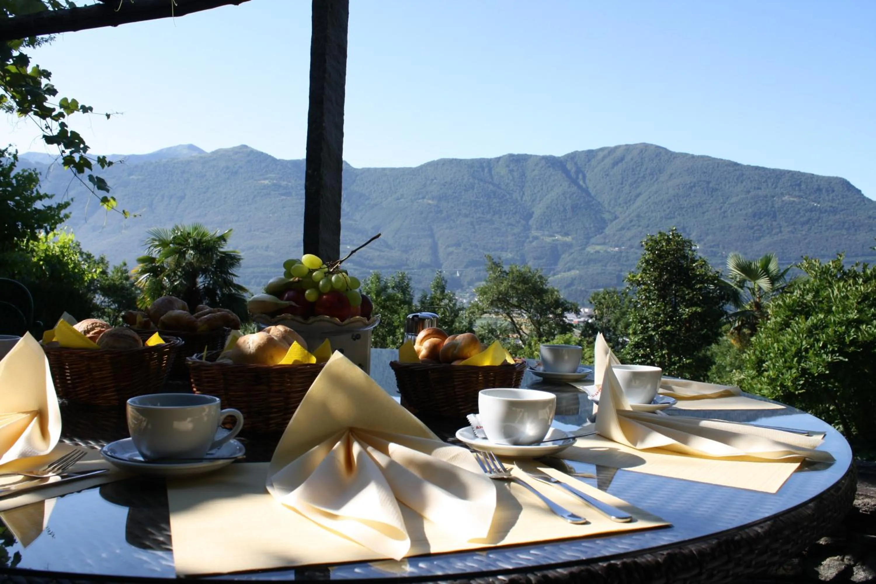 Food and drinks in Tenuta Casa Cima - tenutacasacima com -