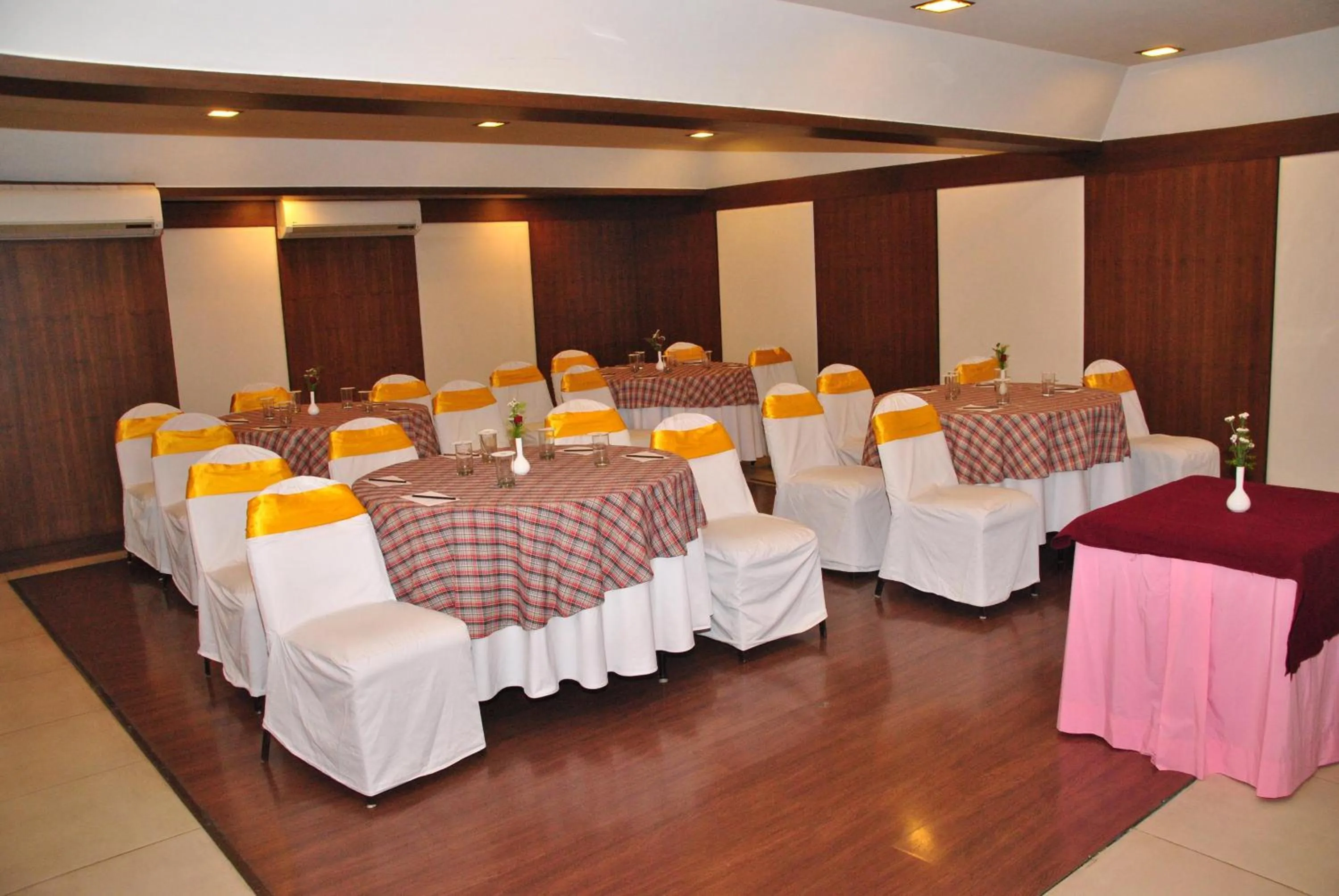Banquet/Function facilities in Hotel Aurora Towers
