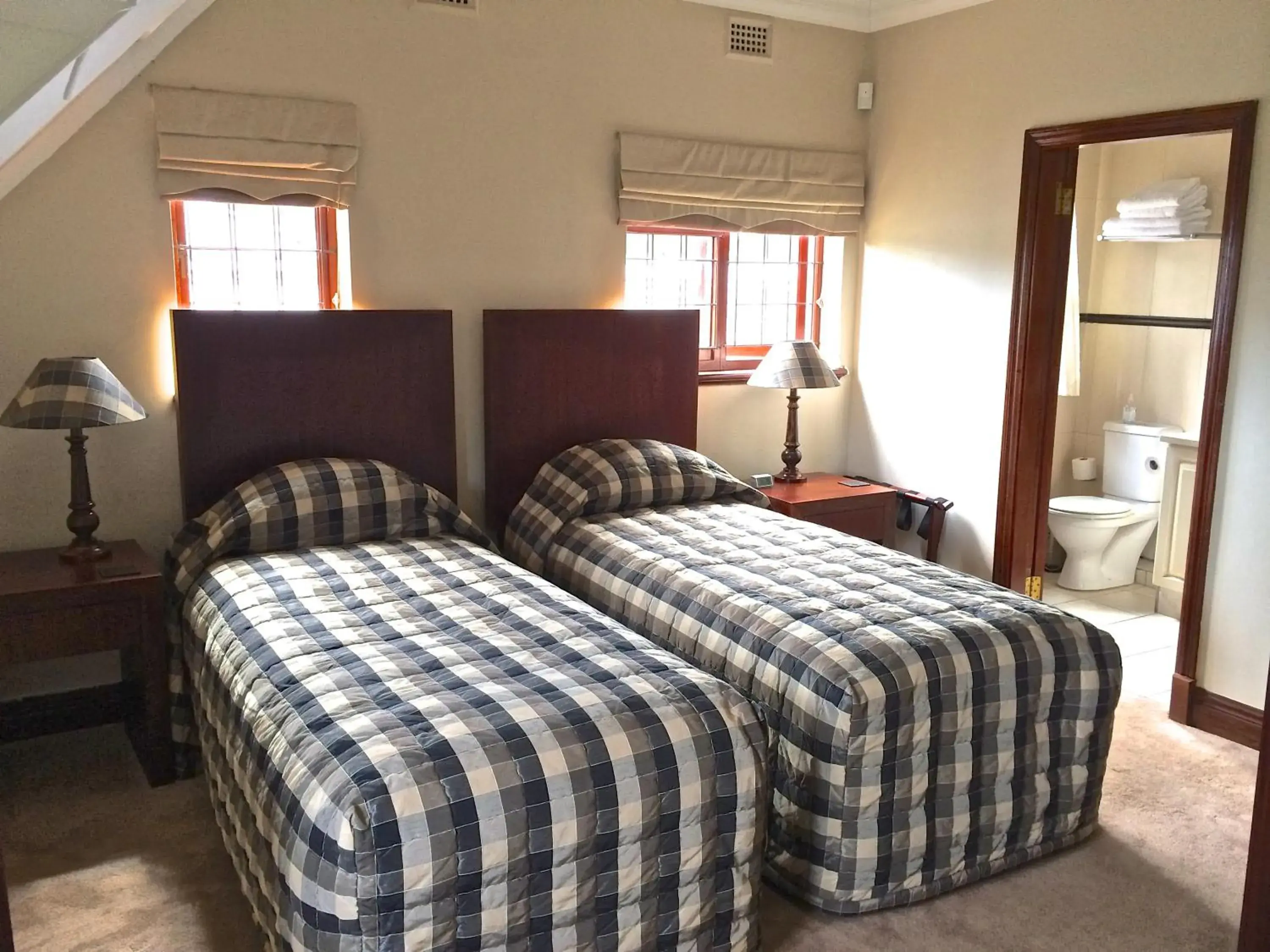 Photo of the whole room in Eagle Wind Manor Photo of the whole room in Eagle Wind Manor