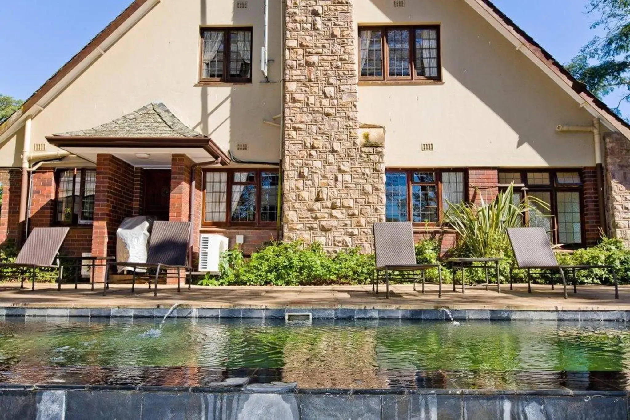 Facade/entrance in Eagle Wind Manor Facade/entrance in Eagle Wind Manor