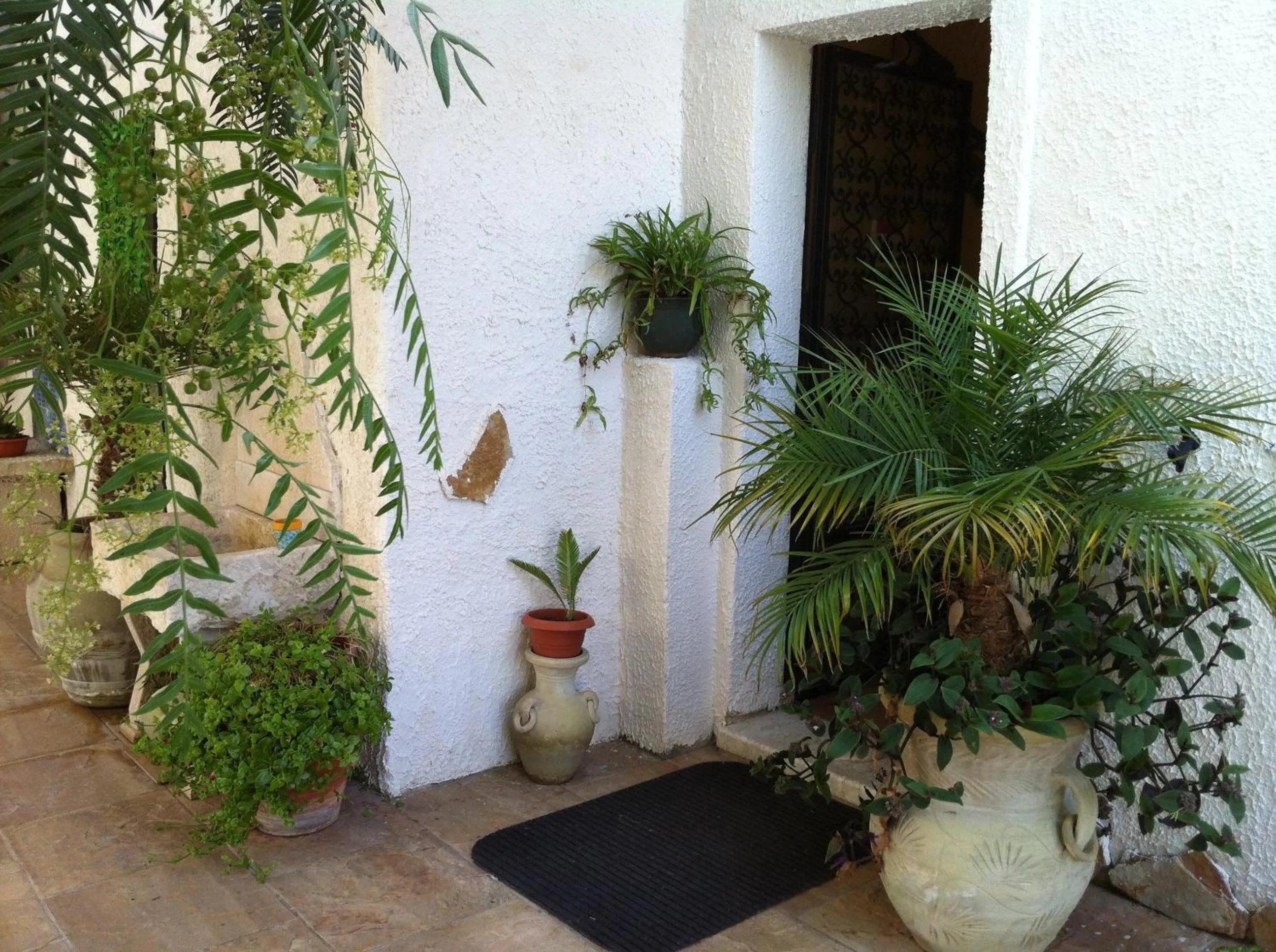 Facade/entrance in La Pergola B&B