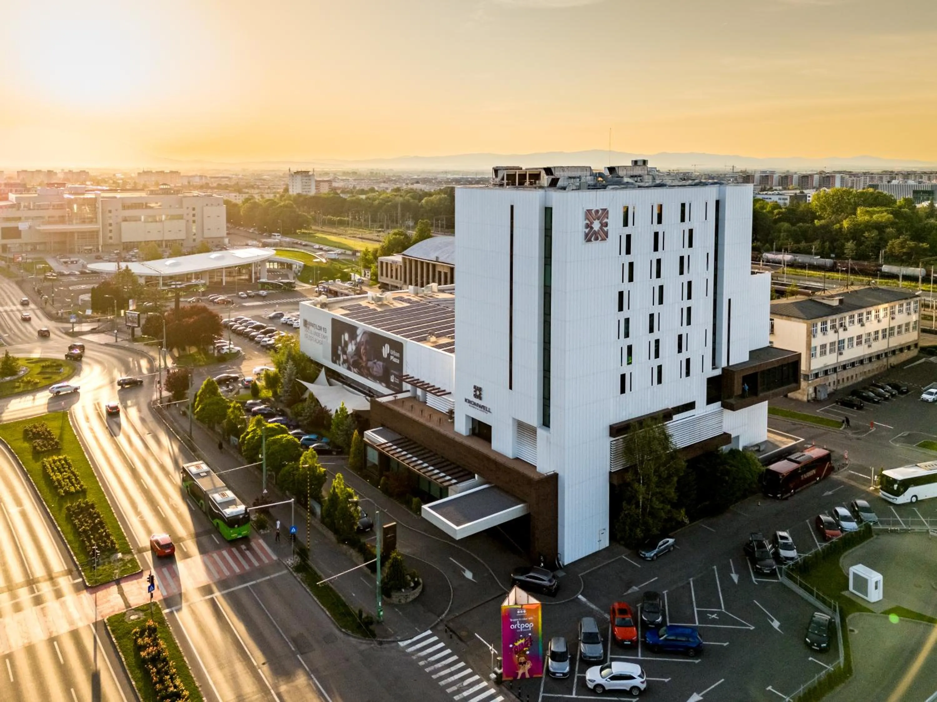 Property building in Kronwell Brasov Hotel