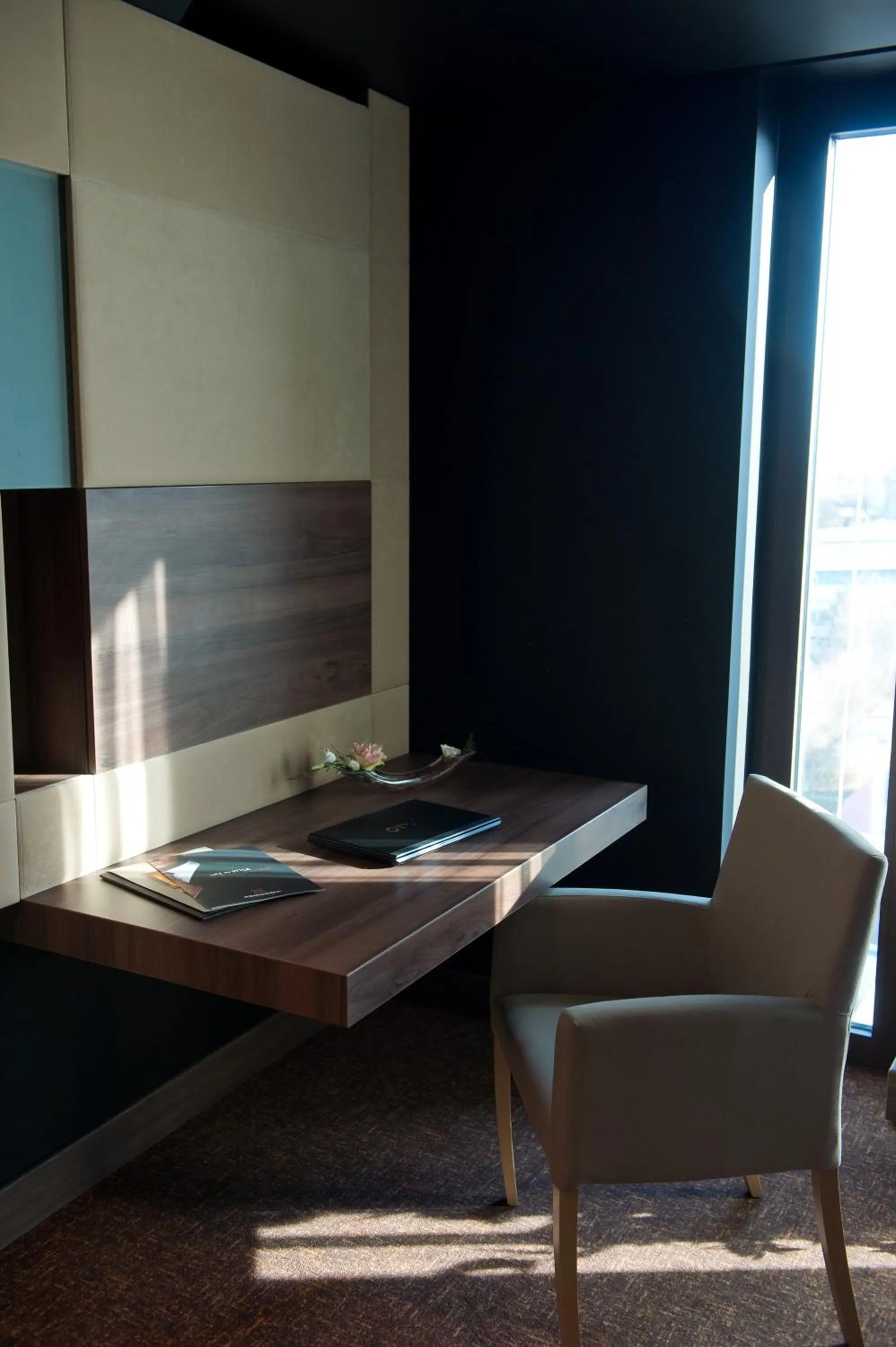 Seating area in Kronwell Brasov Hotel