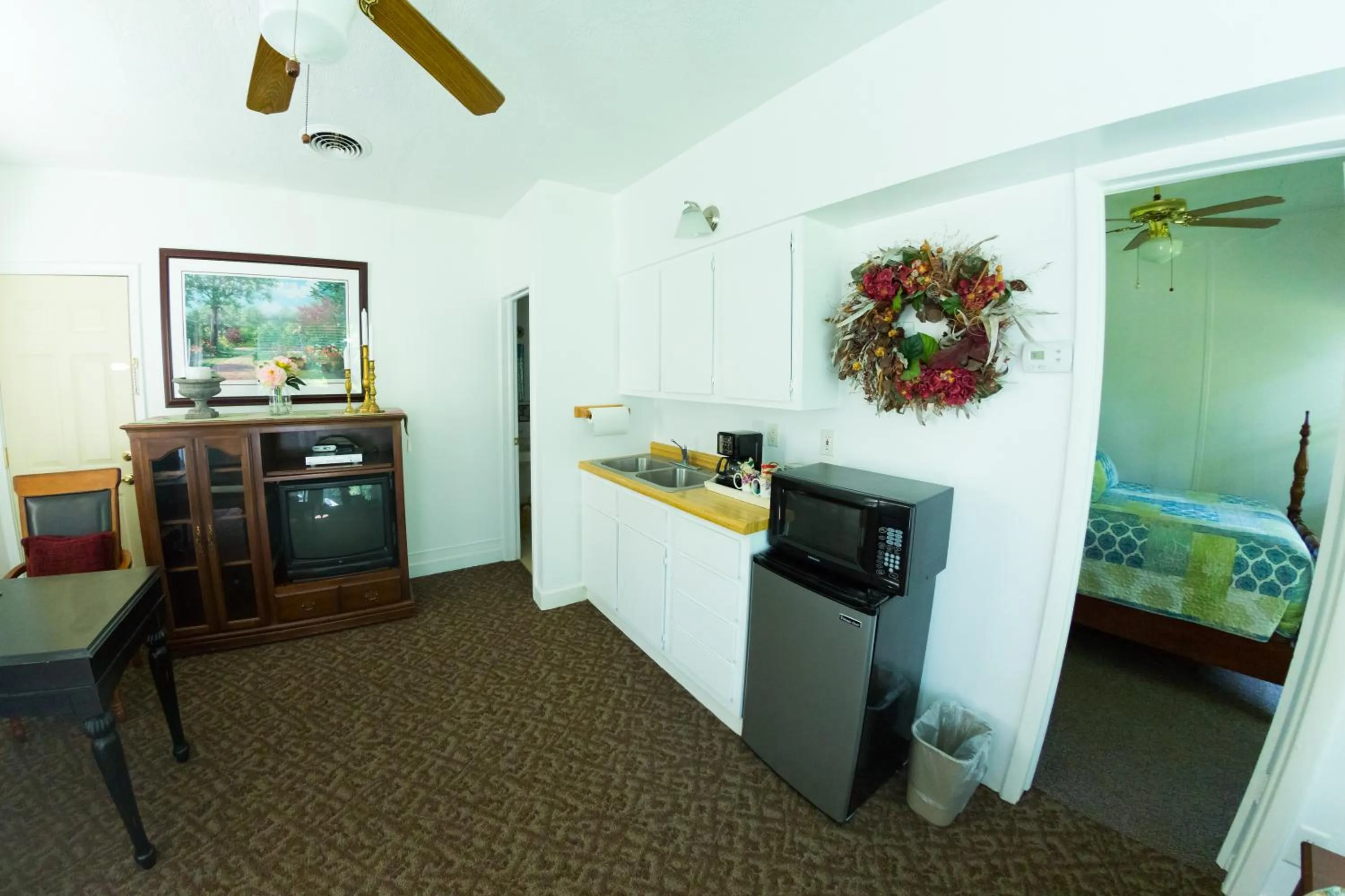 TV and multimedia in Oak Park Inn