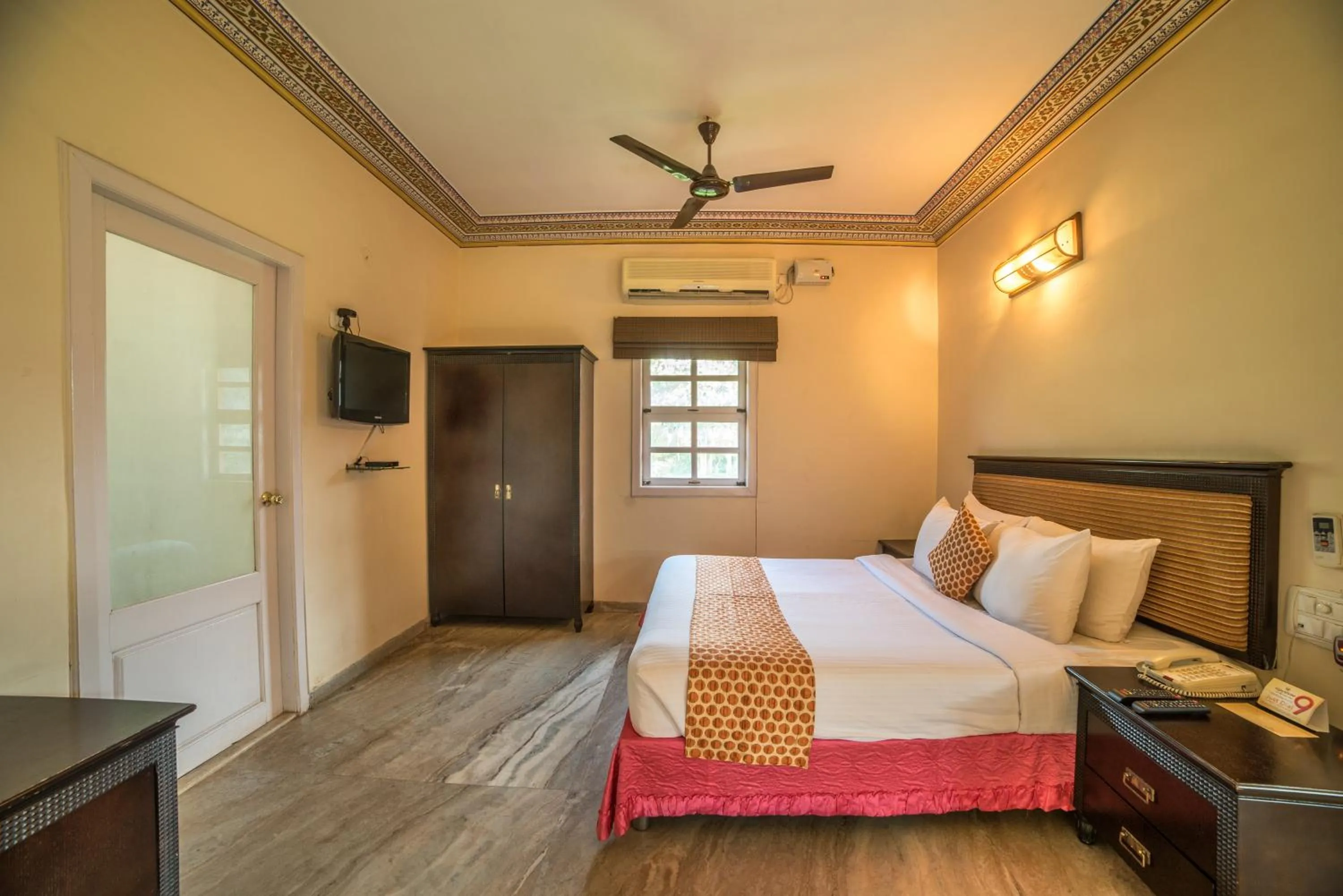 Bedroom, Bed in Vijayshree Resort, Hampi
