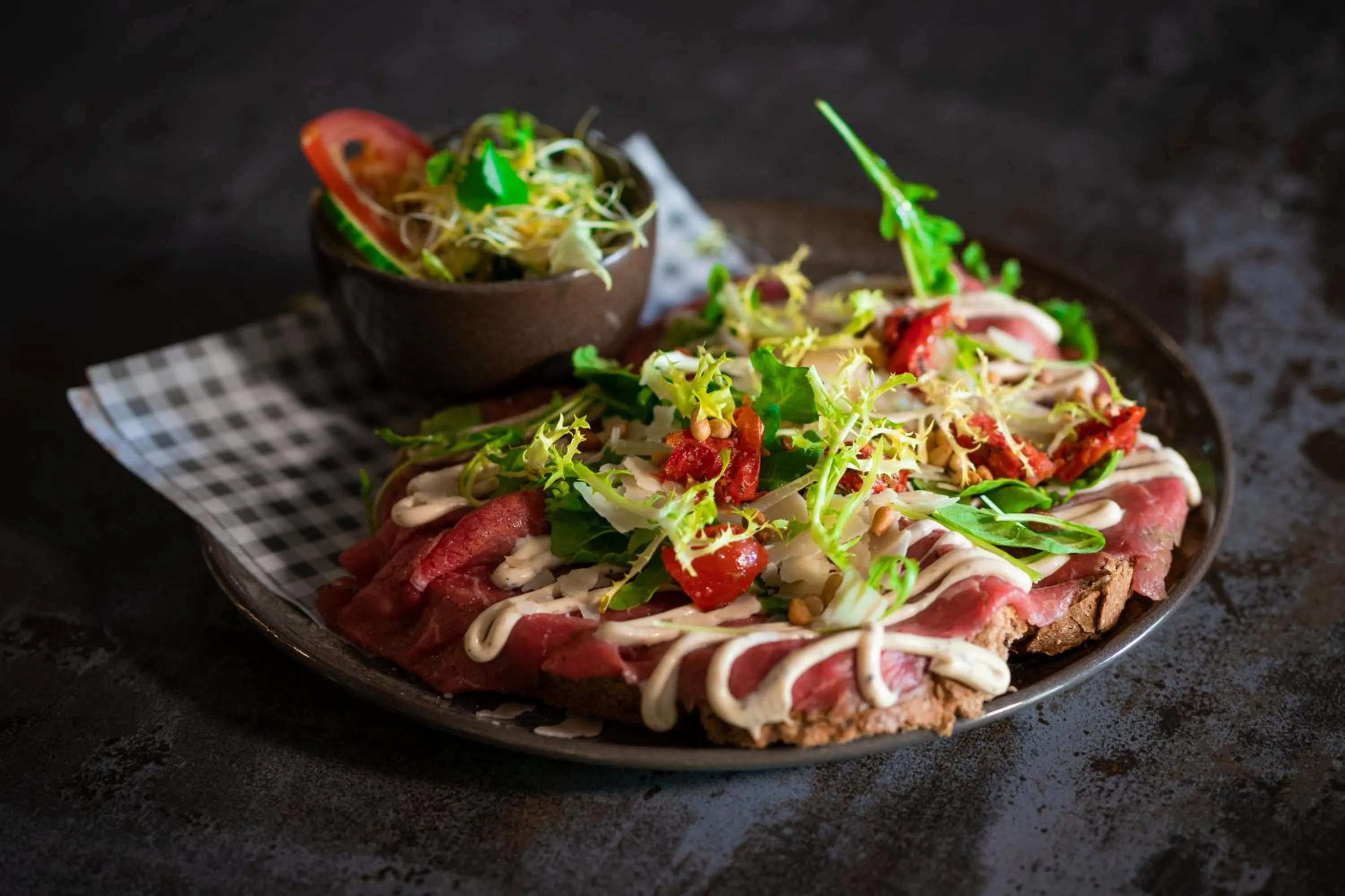 Restaurant/places to eat in Hotel 46