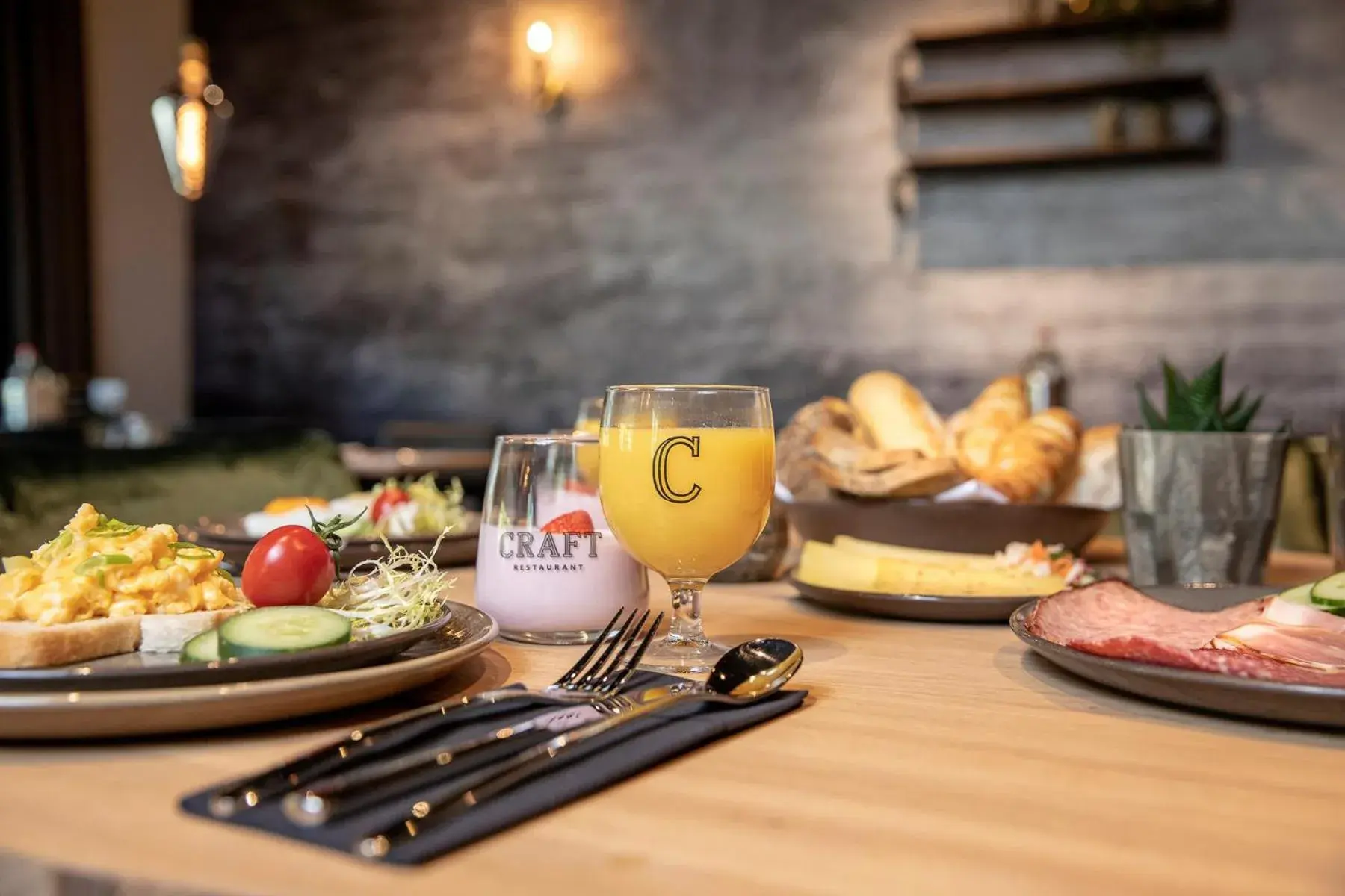 Restaurant/places to eat in Hotel 46 Restaurant/places to eat in Hotel 46